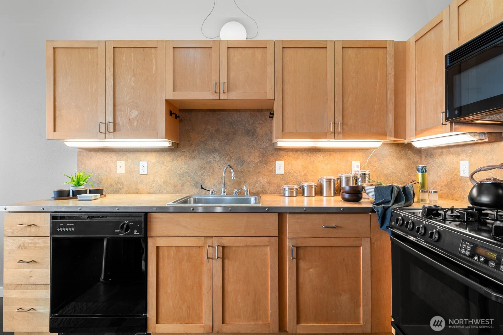 303 E Pike Street 513 Property Photo 11