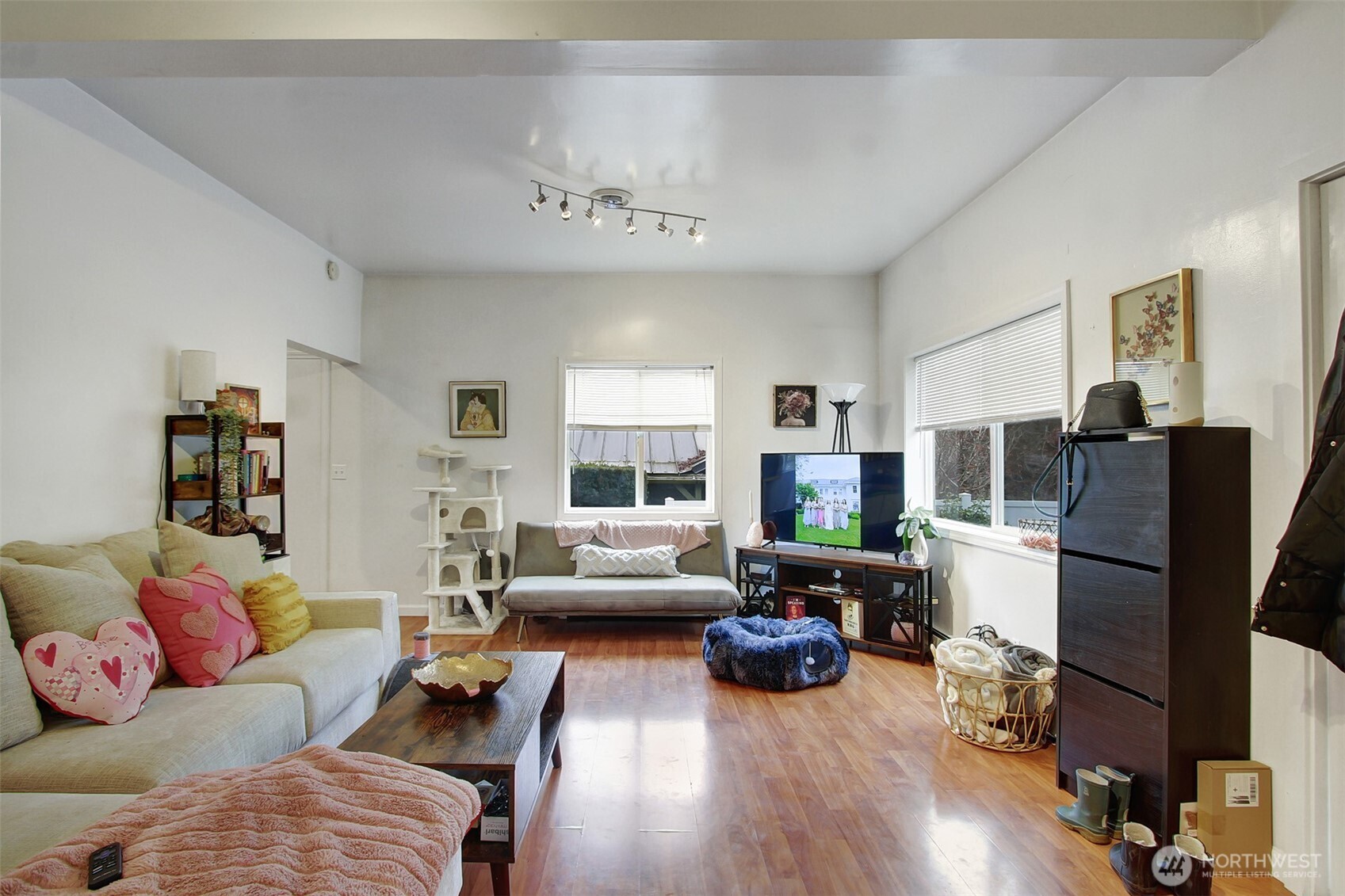 634 W Nickerson Street Property Photo 2