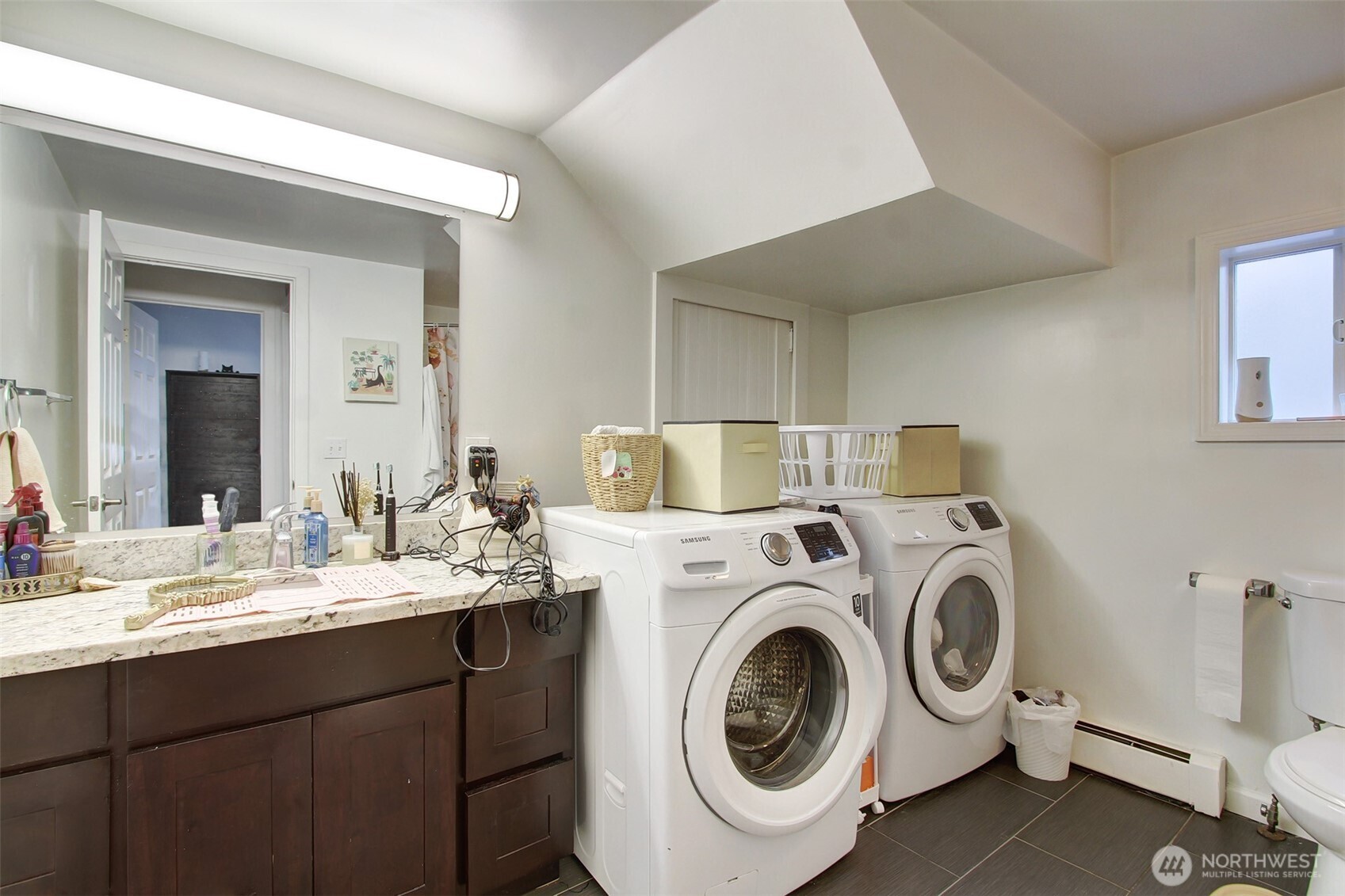 634 W Nickerson Street Property Photo 6