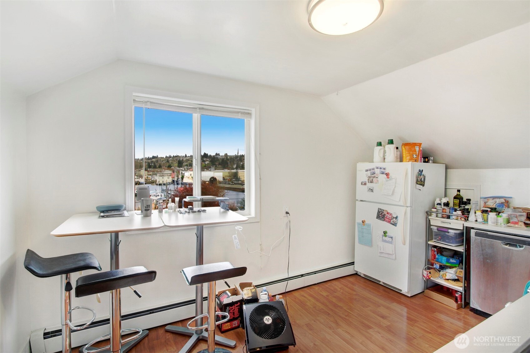 634 W Nickerson Street Property Photo 8
