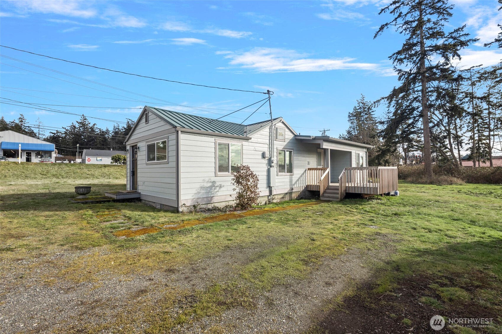 541 Easy Street Property Photo 2