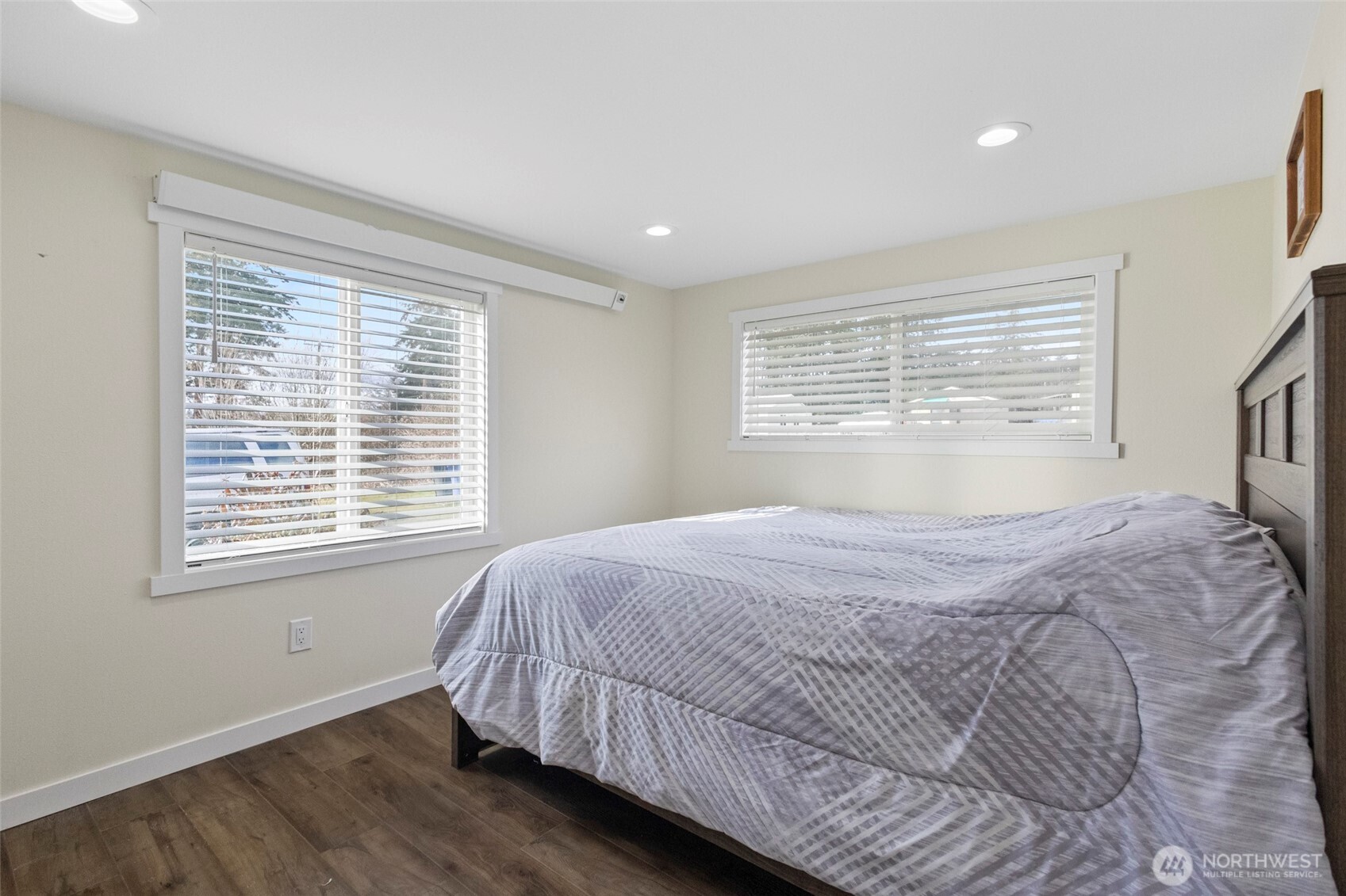 541 Easy Street Property Photo 13