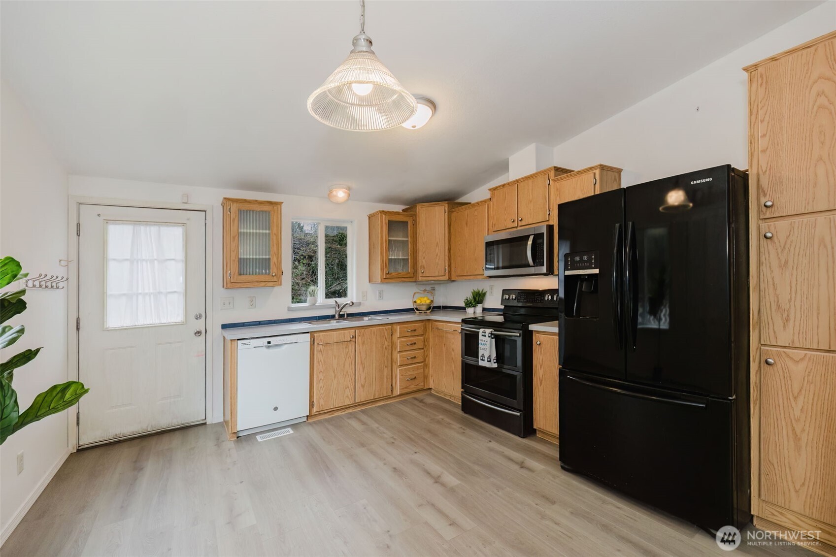 2527 Oregon Street Property Photo 4