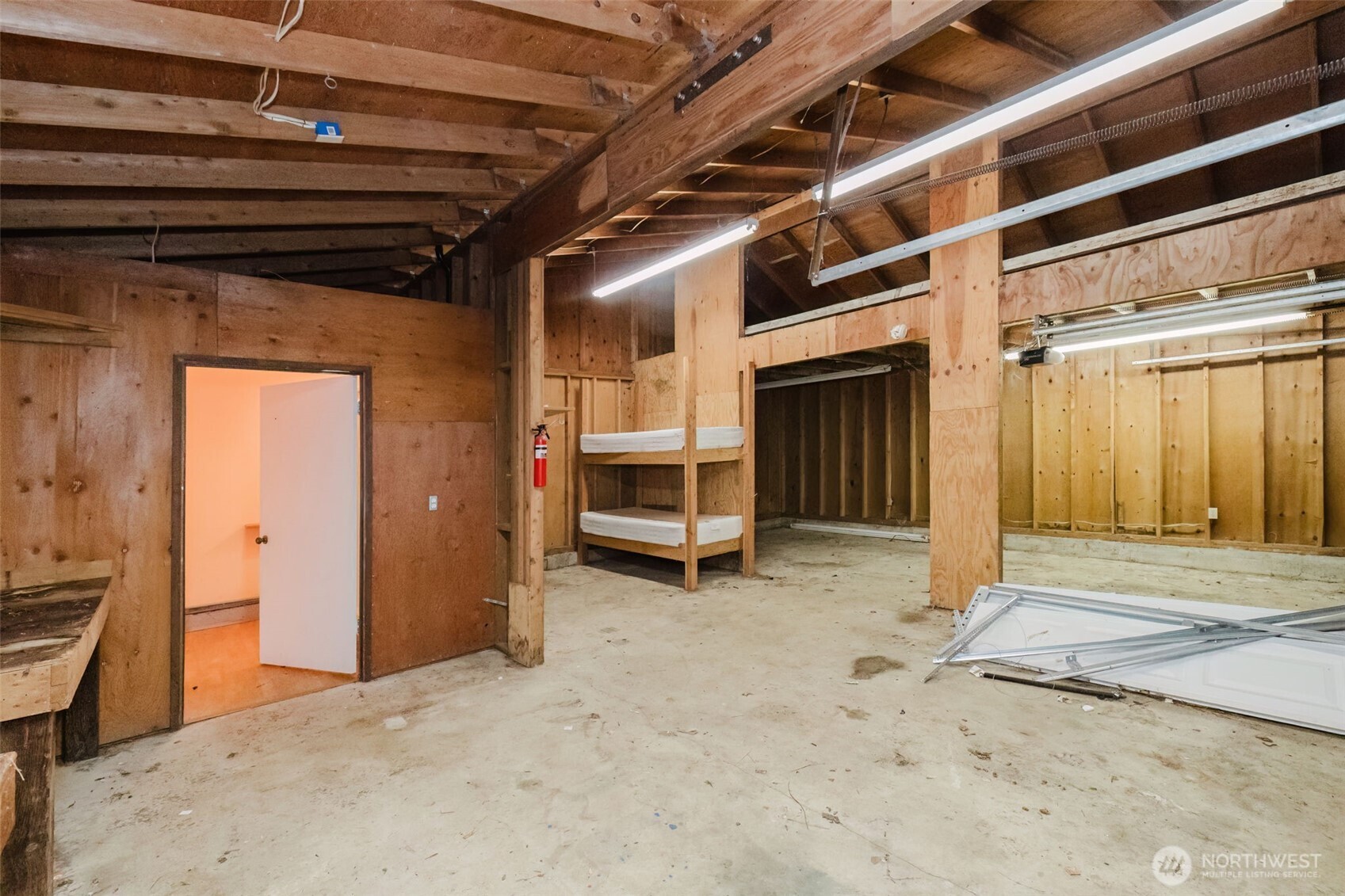 2527 Oregon Street Property Photo 35