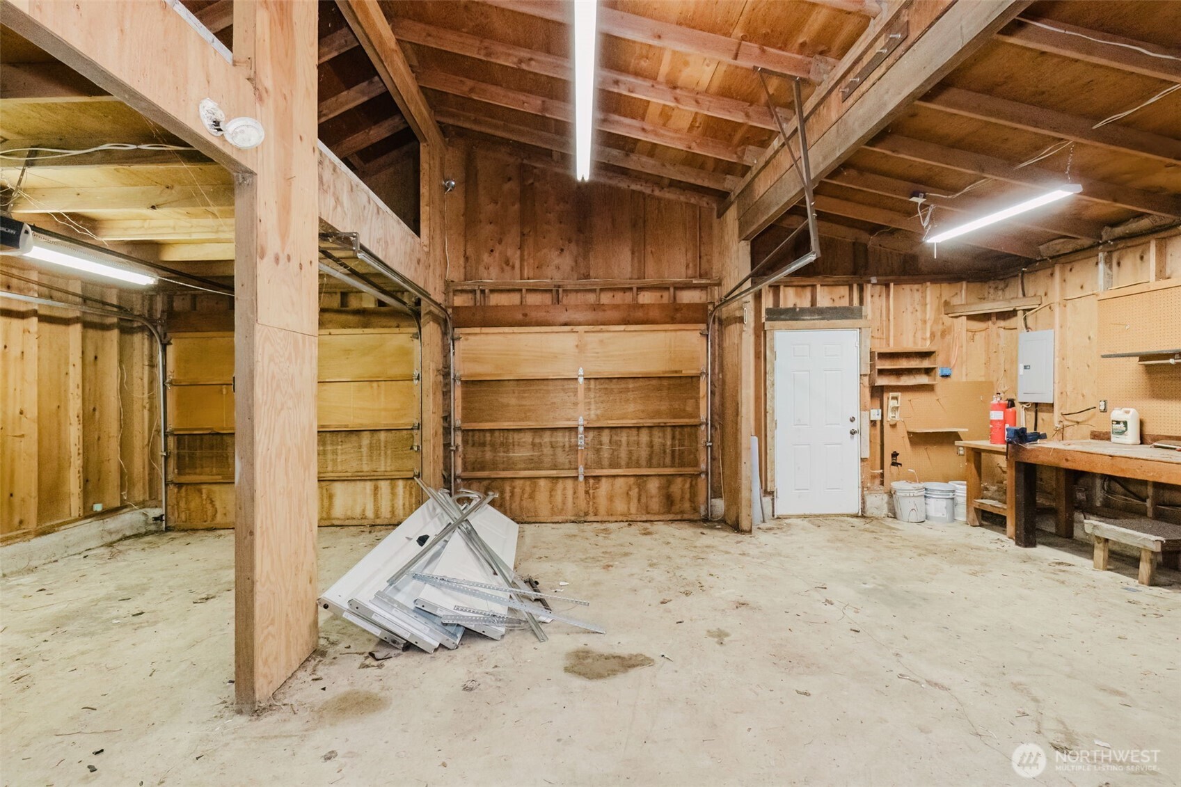 2527 Oregon Street Property Photo 38