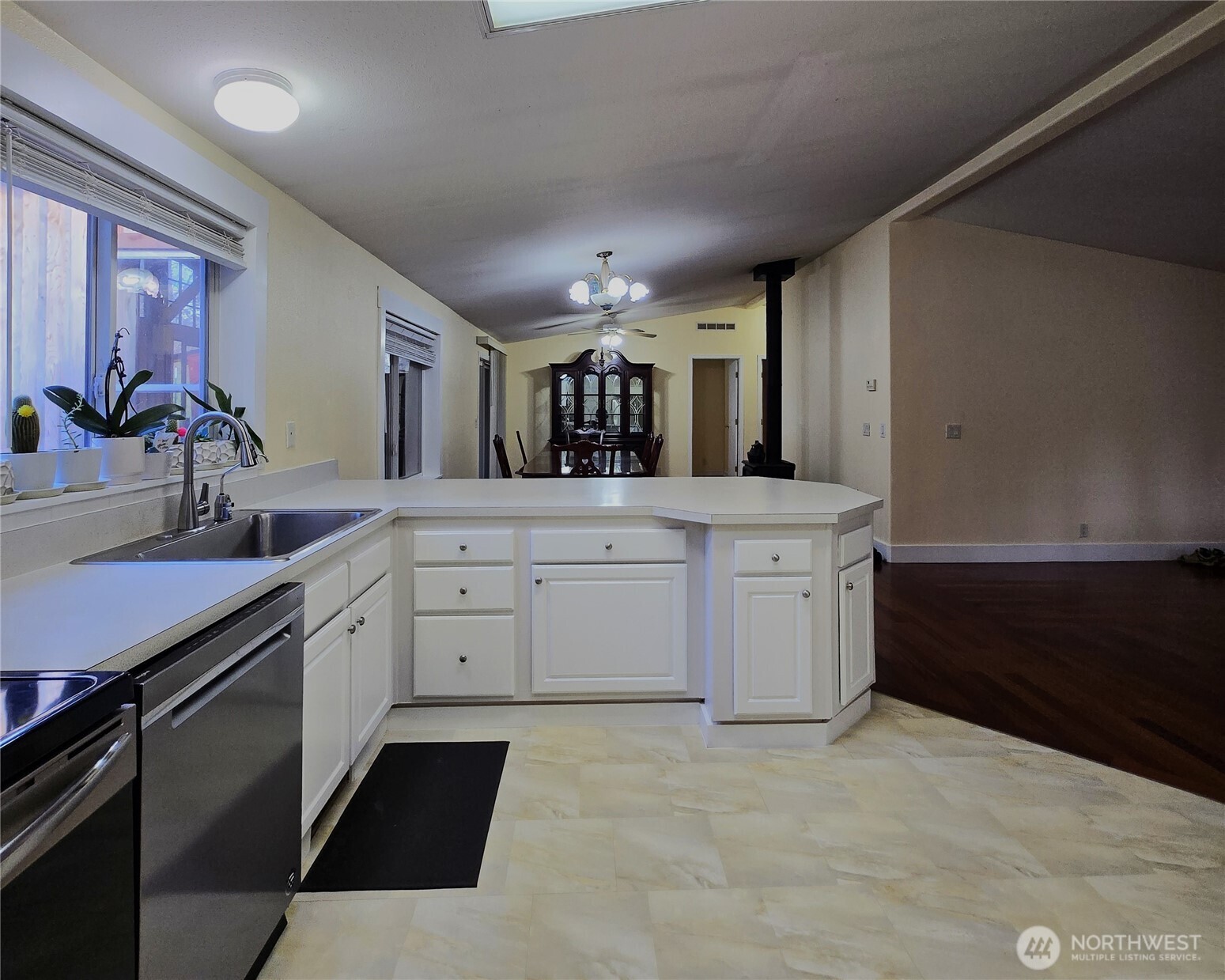 28212 Old 99 Property Photo 8