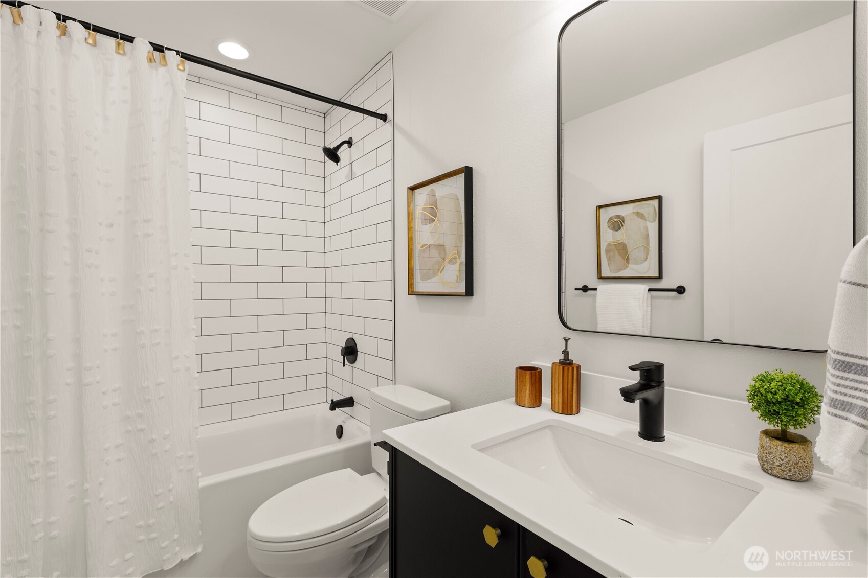 3205 A 37th Place 3205a Property Photo 12