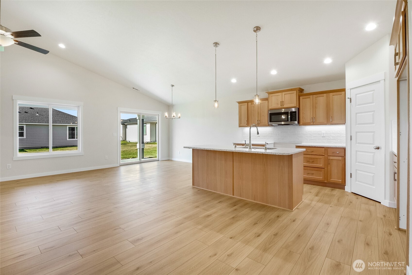 1138 8th Avenue Property Photo 8