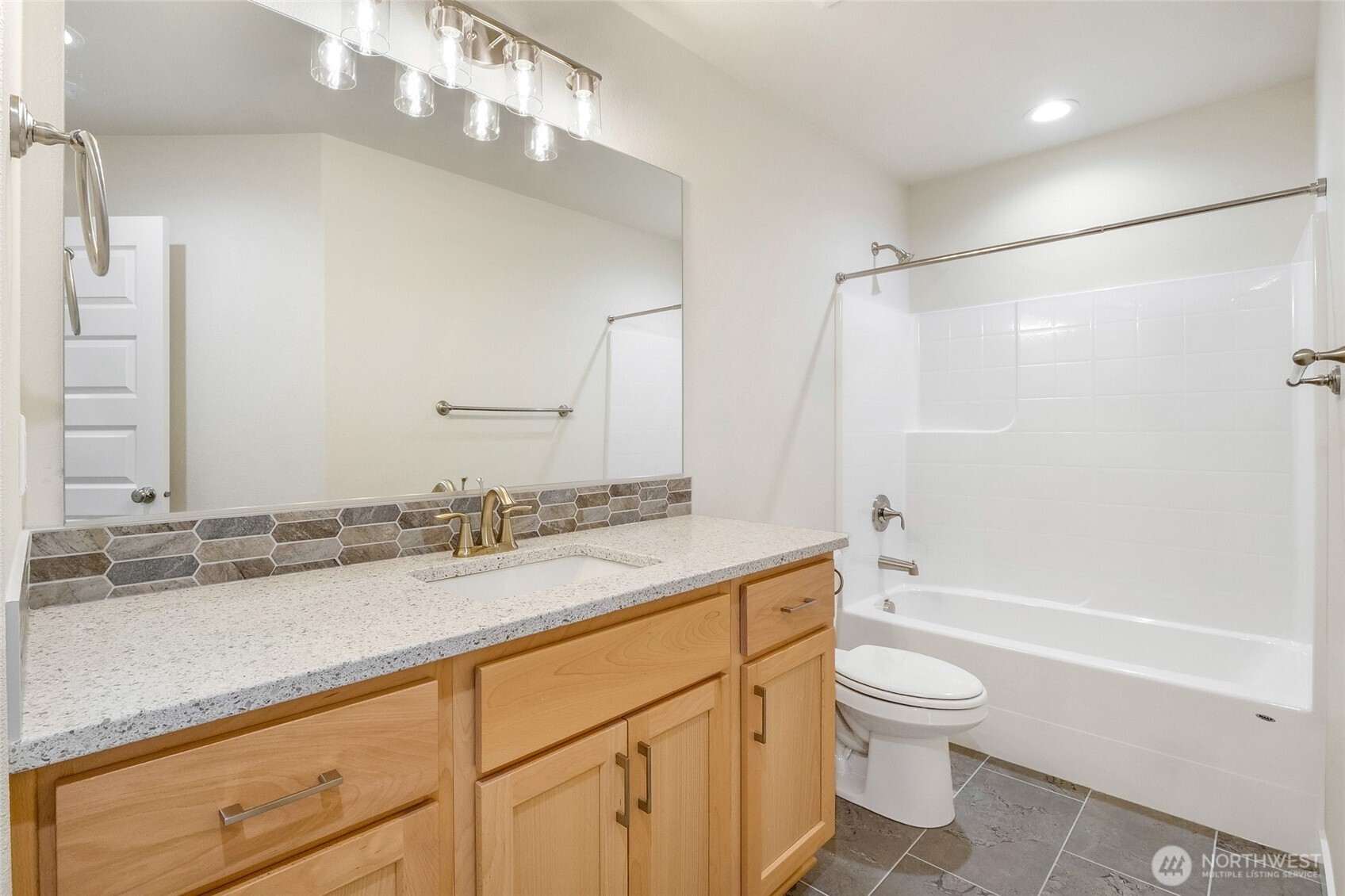 1138 8th Avenue Property Photo 23