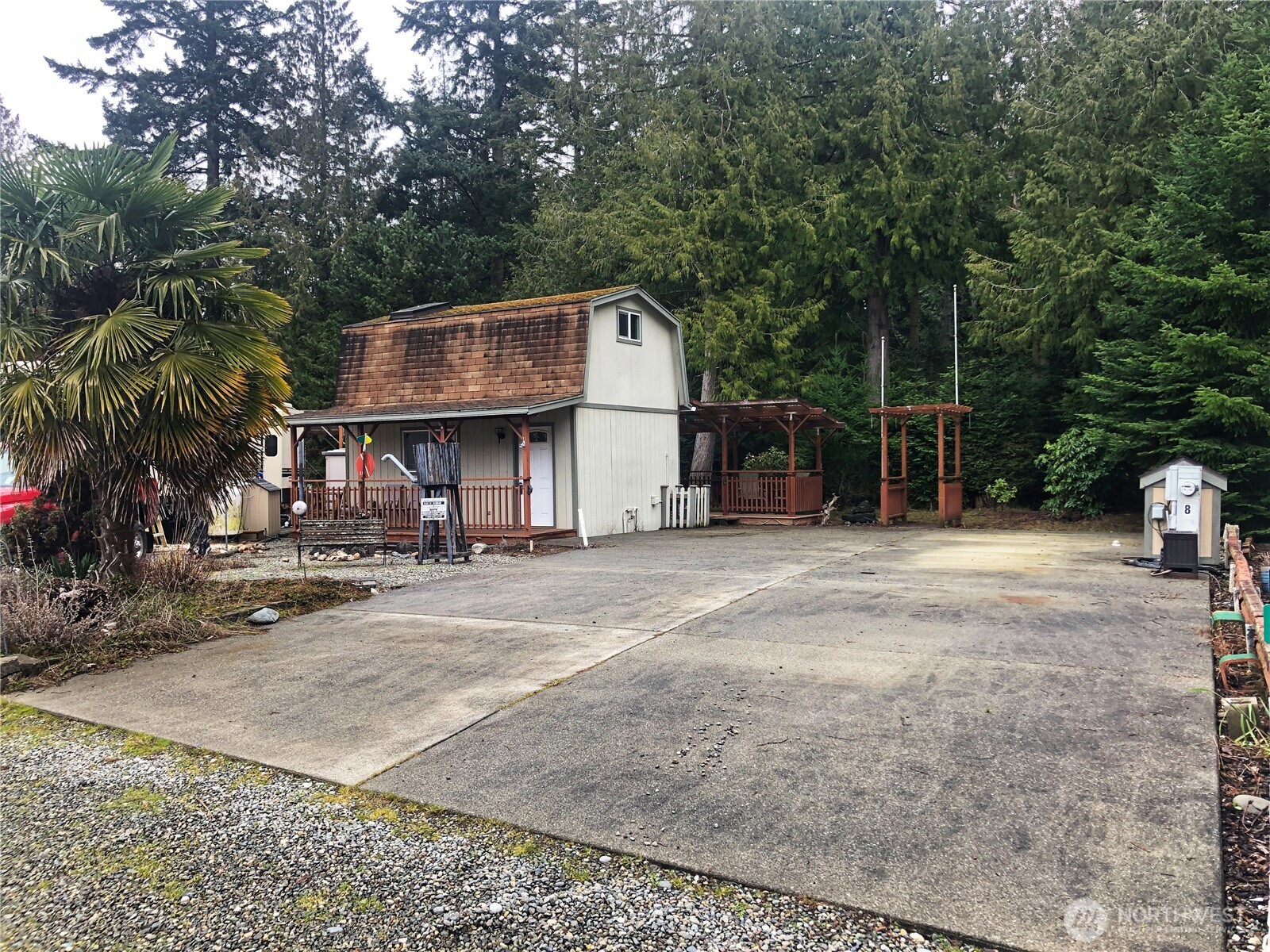 392 Industrial Parkway Property Photo
