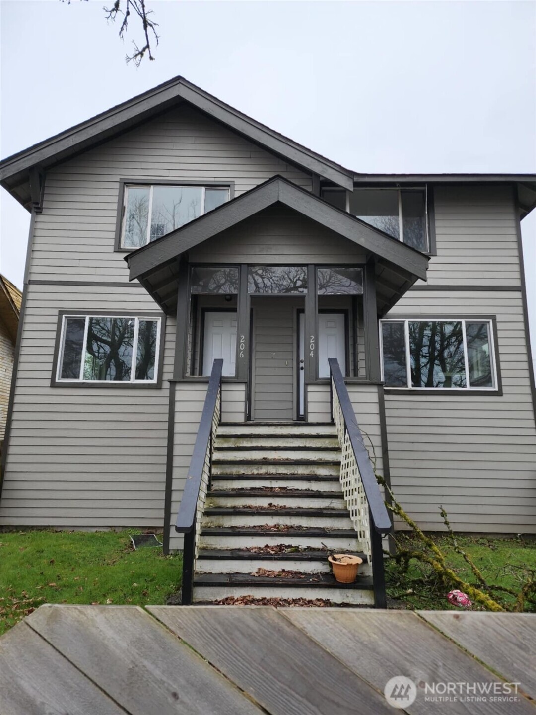 204 W 1st Street Property Photo