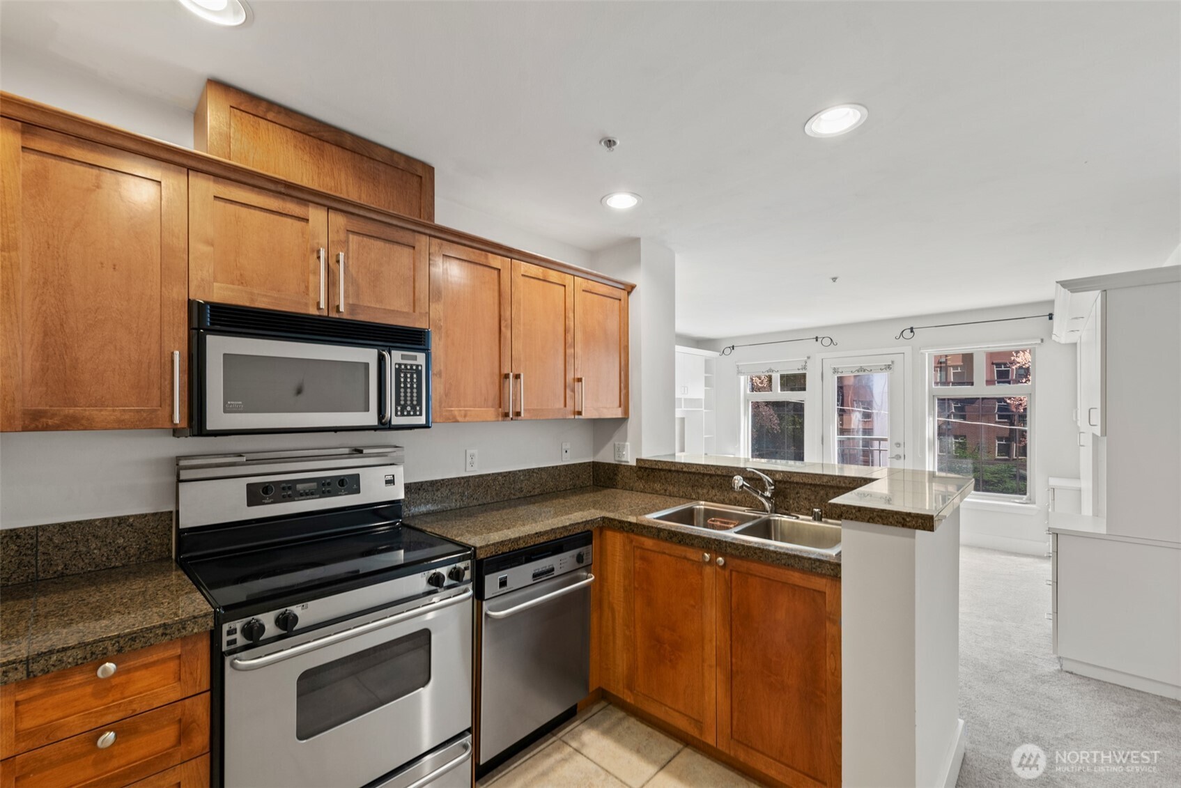123 Queen Anne Avenue 305 Property Photo 9