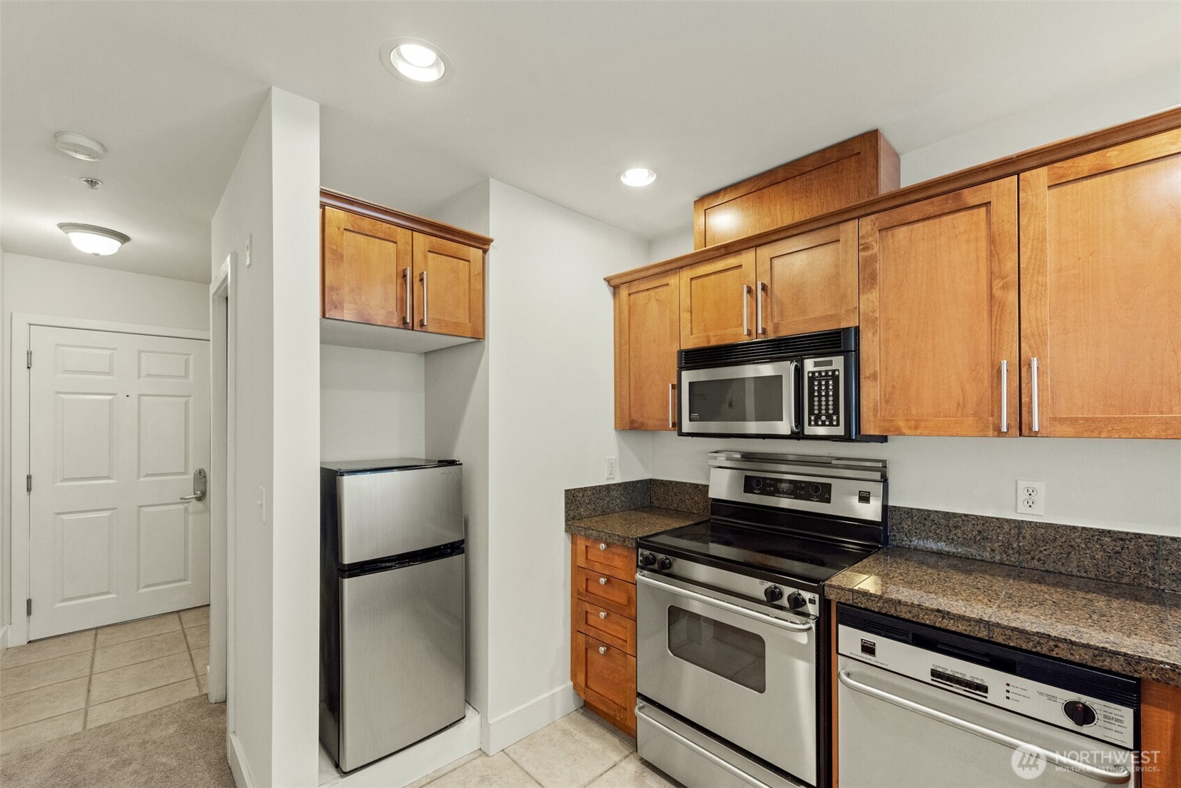 123 Queen Anne Avenue 305 Property Photo 10