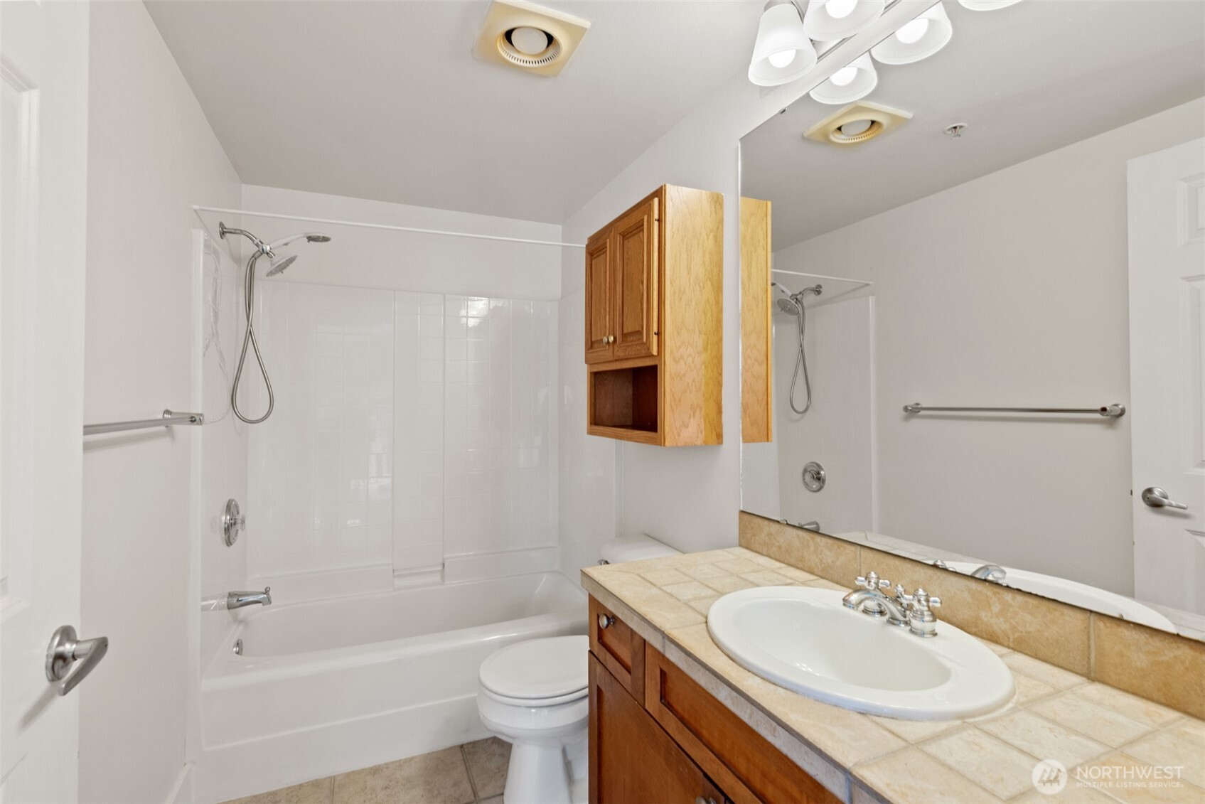123 Queen Anne Avenue 305 Property Photo 15