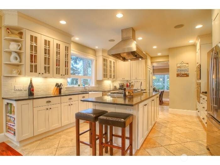 8649 Ne Juanita Drive Property Photo 6