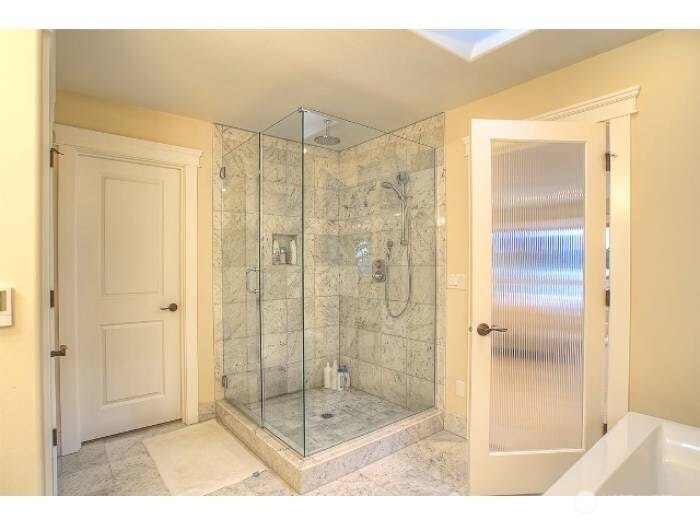 8649 Ne Juanita Drive Property Photo 13
