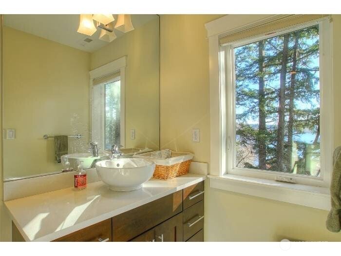 8649 Ne Juanita Drive Property Photo 15