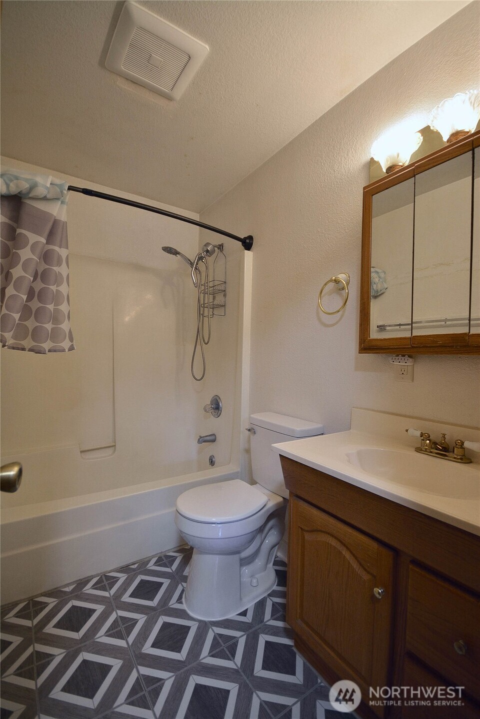 13837 Horsefall Avenue Property Photo 12