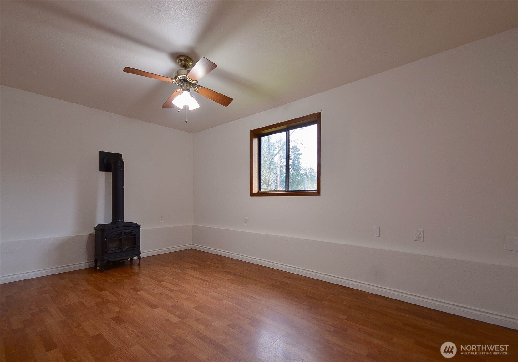 13837 Horsefall Avenue Property Photo 16