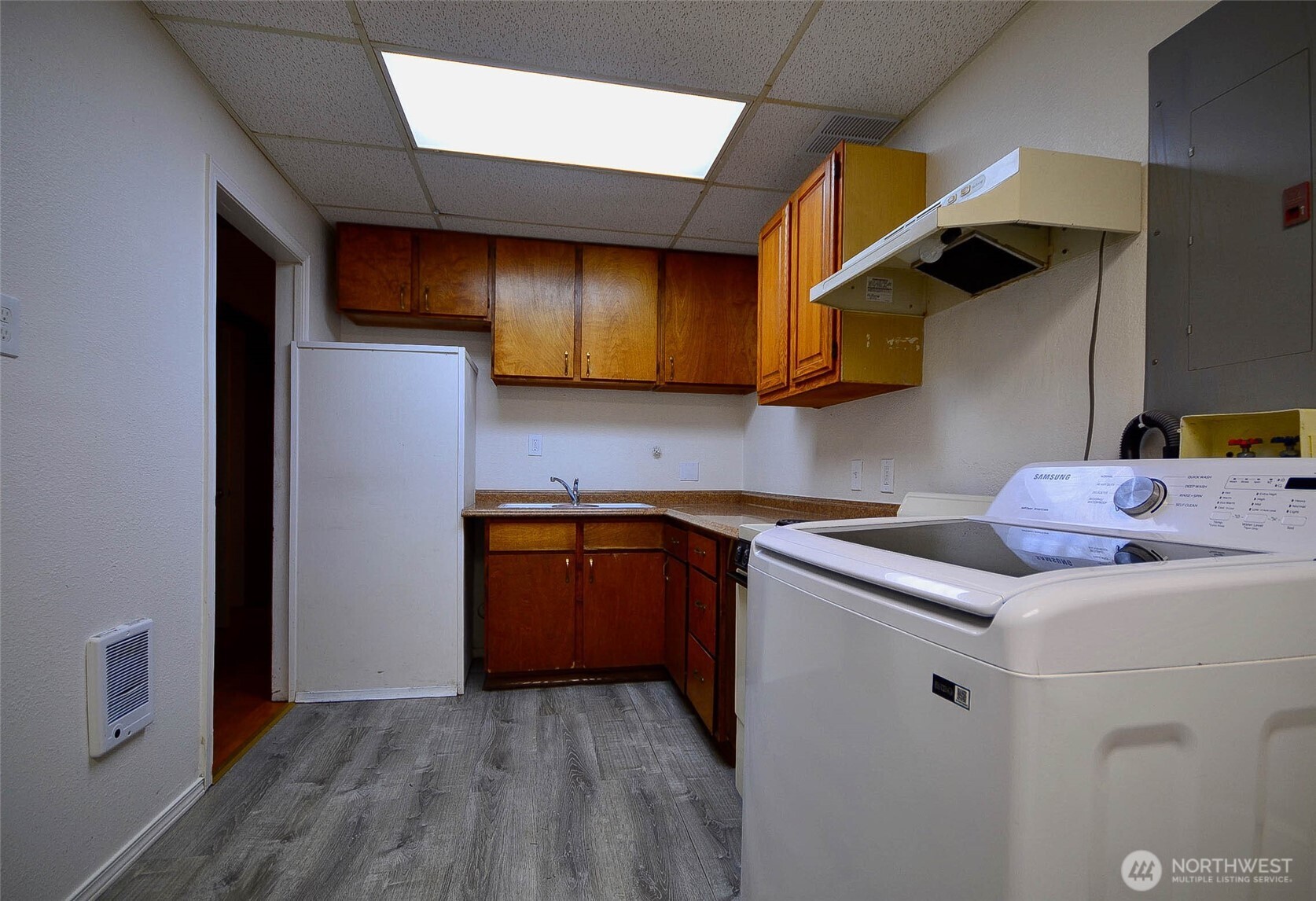 13837 Horsefall Avenue Property Photo 17
