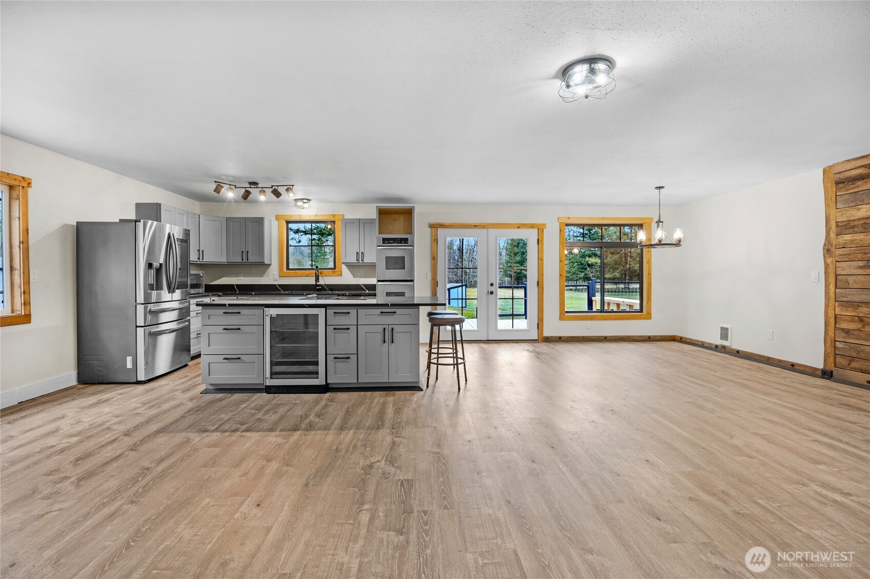 11911 Reiner Road Property Photo 13