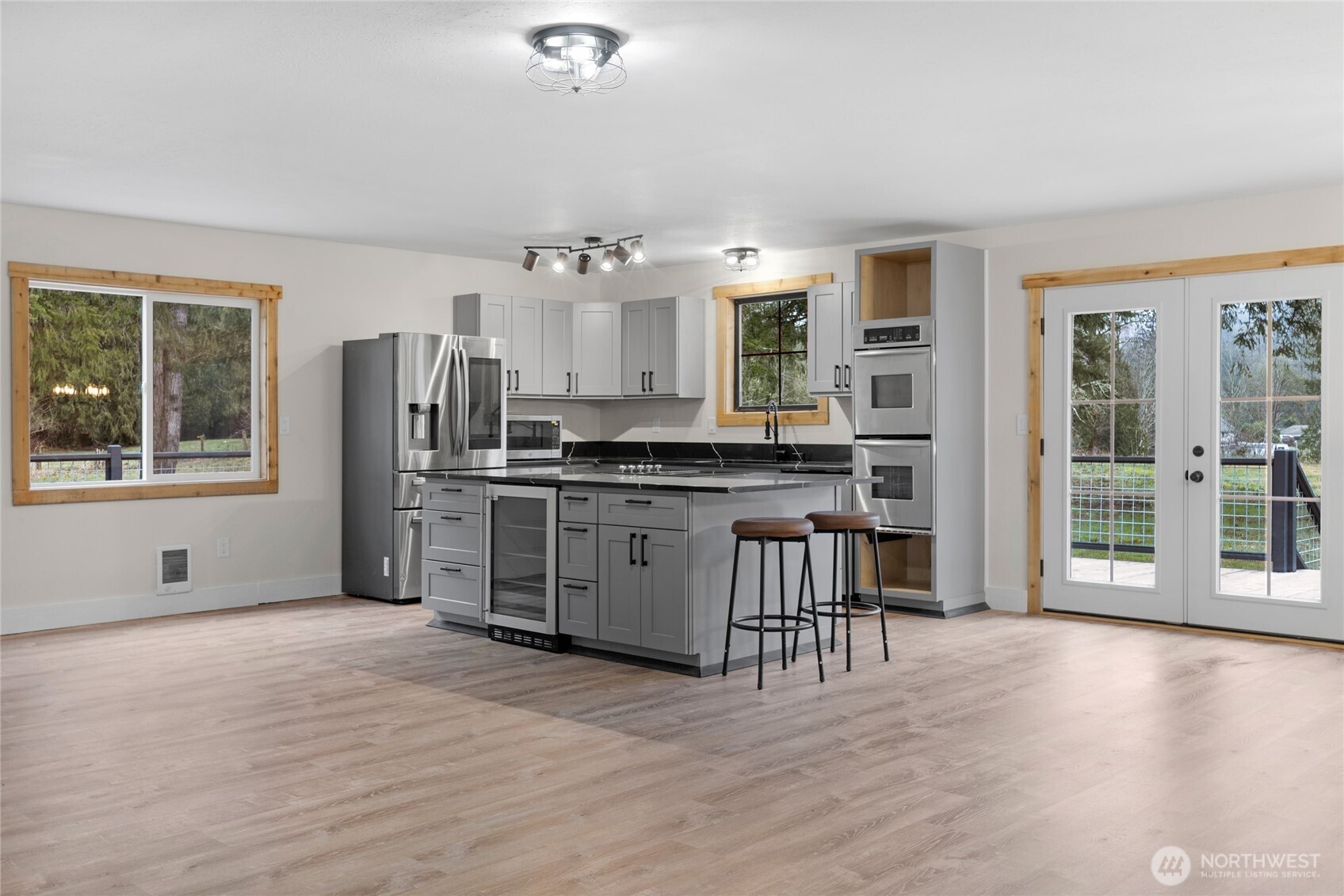 11911 Reiner Road Property Photo 14
