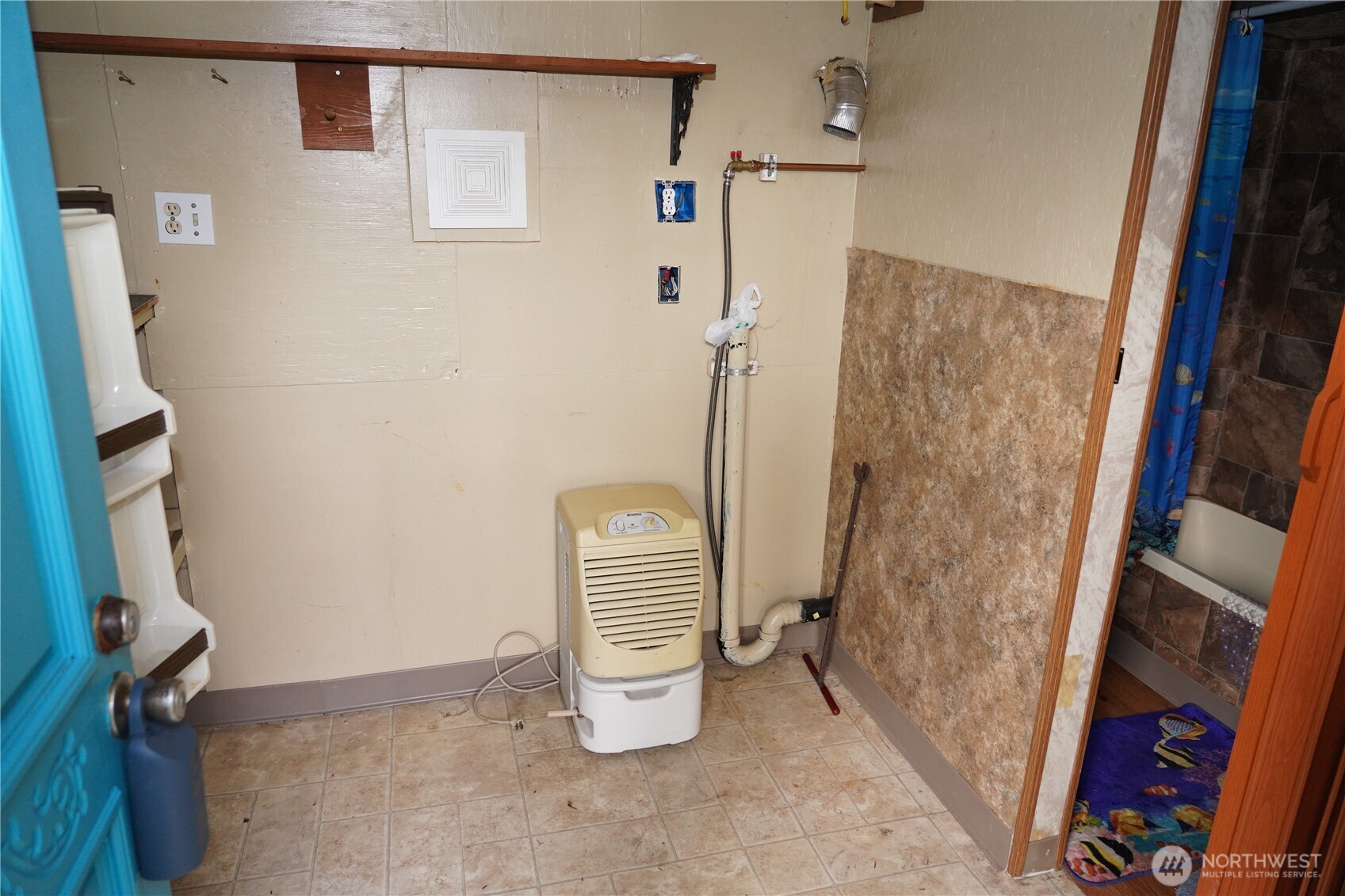 1913 322nd Place Property Photo 7