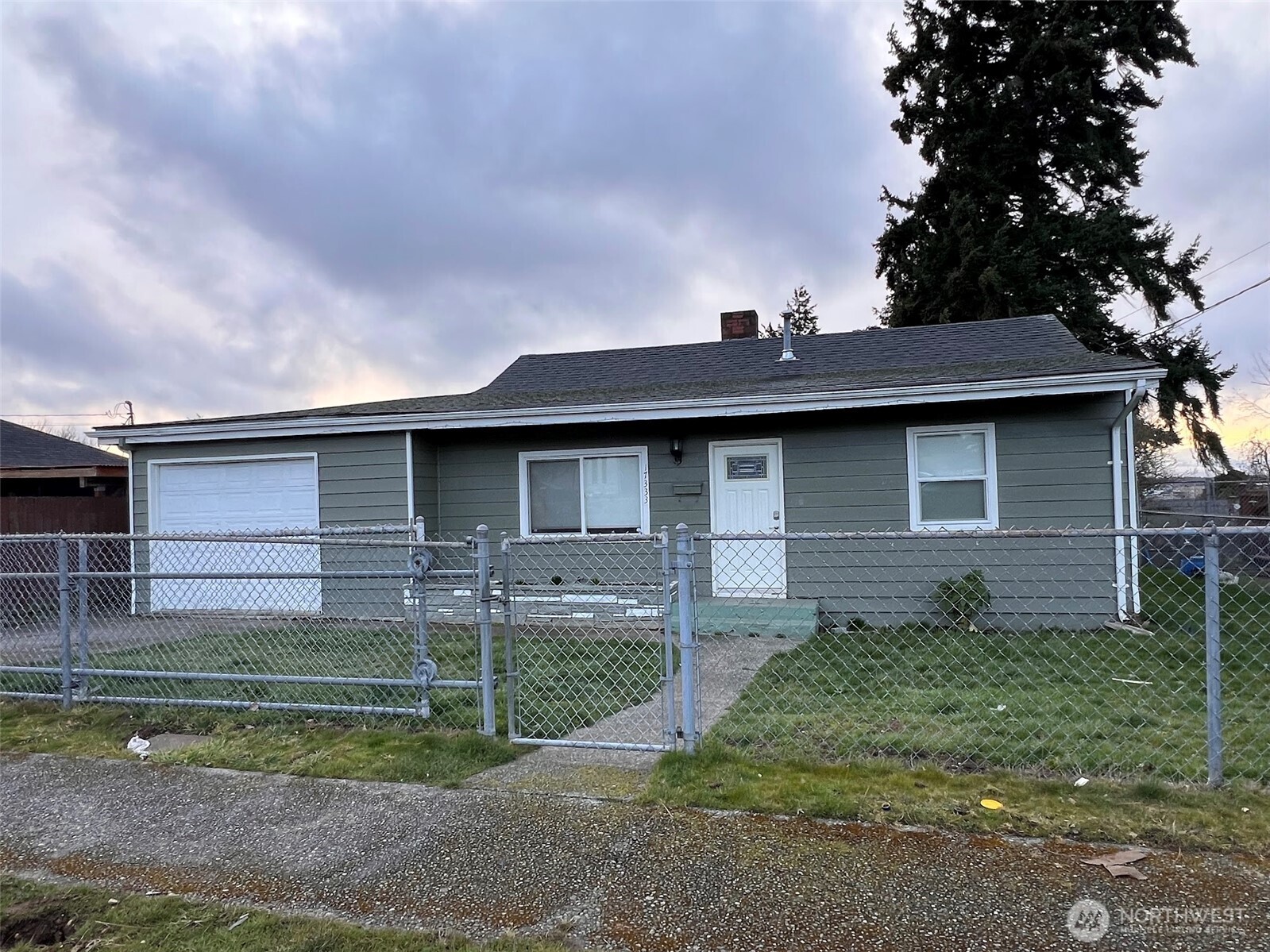 17333 33rd Avenue Property Photo