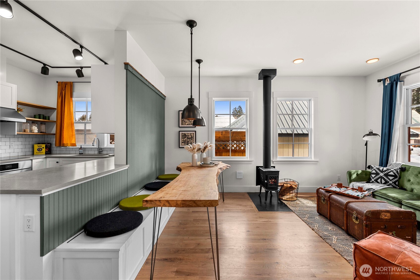 220 Park Avenue Property Photo 3