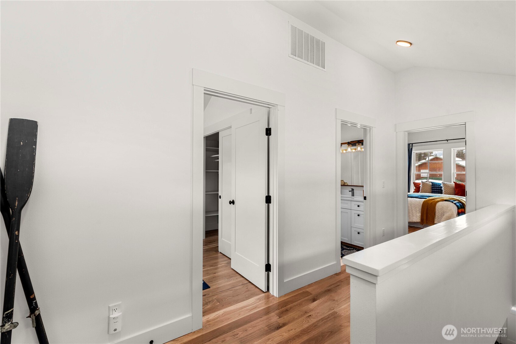220 Park Avenue Property Photo 12