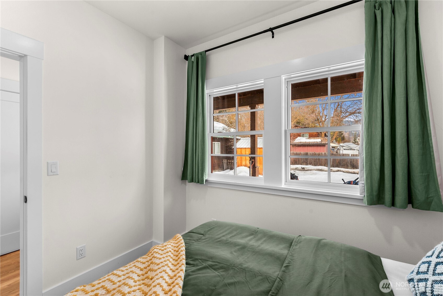 220 Park Avenue Property Photo 15