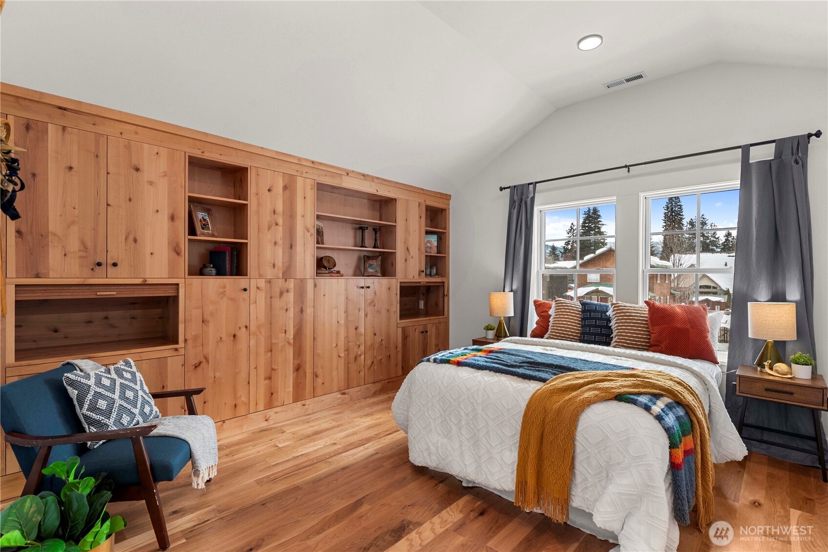 220 Park Avenue Property Photo 19