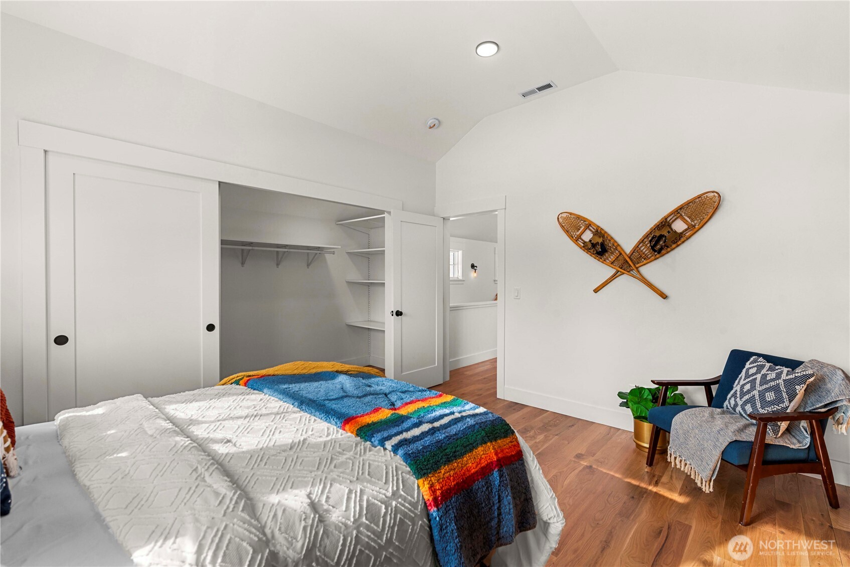 220 Park Avenue Property Photo 20