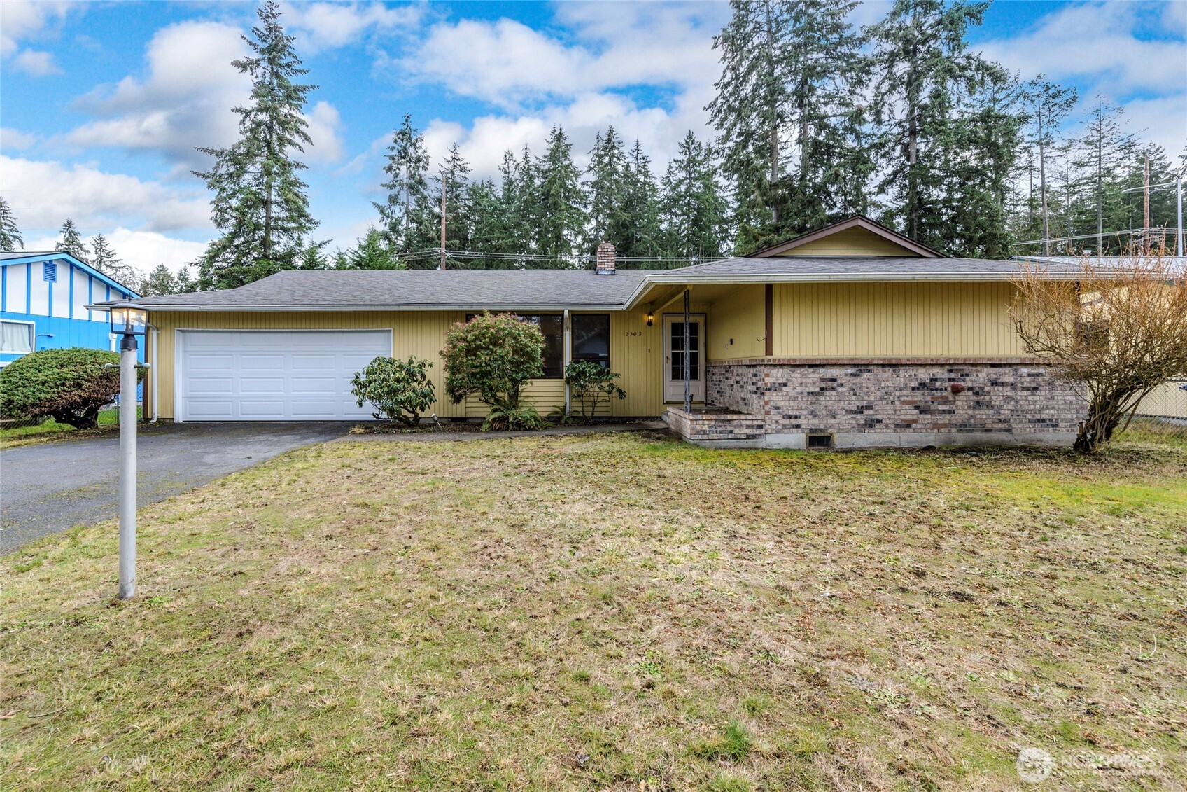 2302 151st Street Property Photo