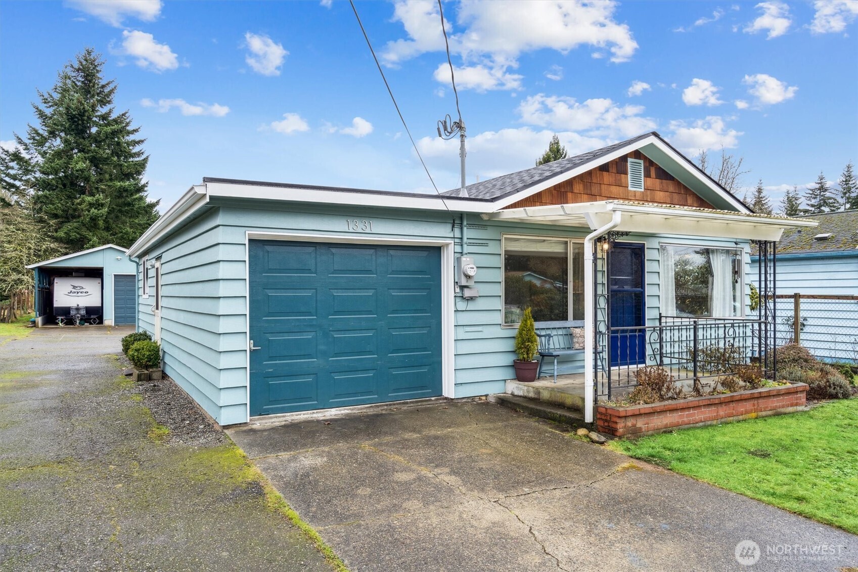 1331 Ivy Road Property Photo