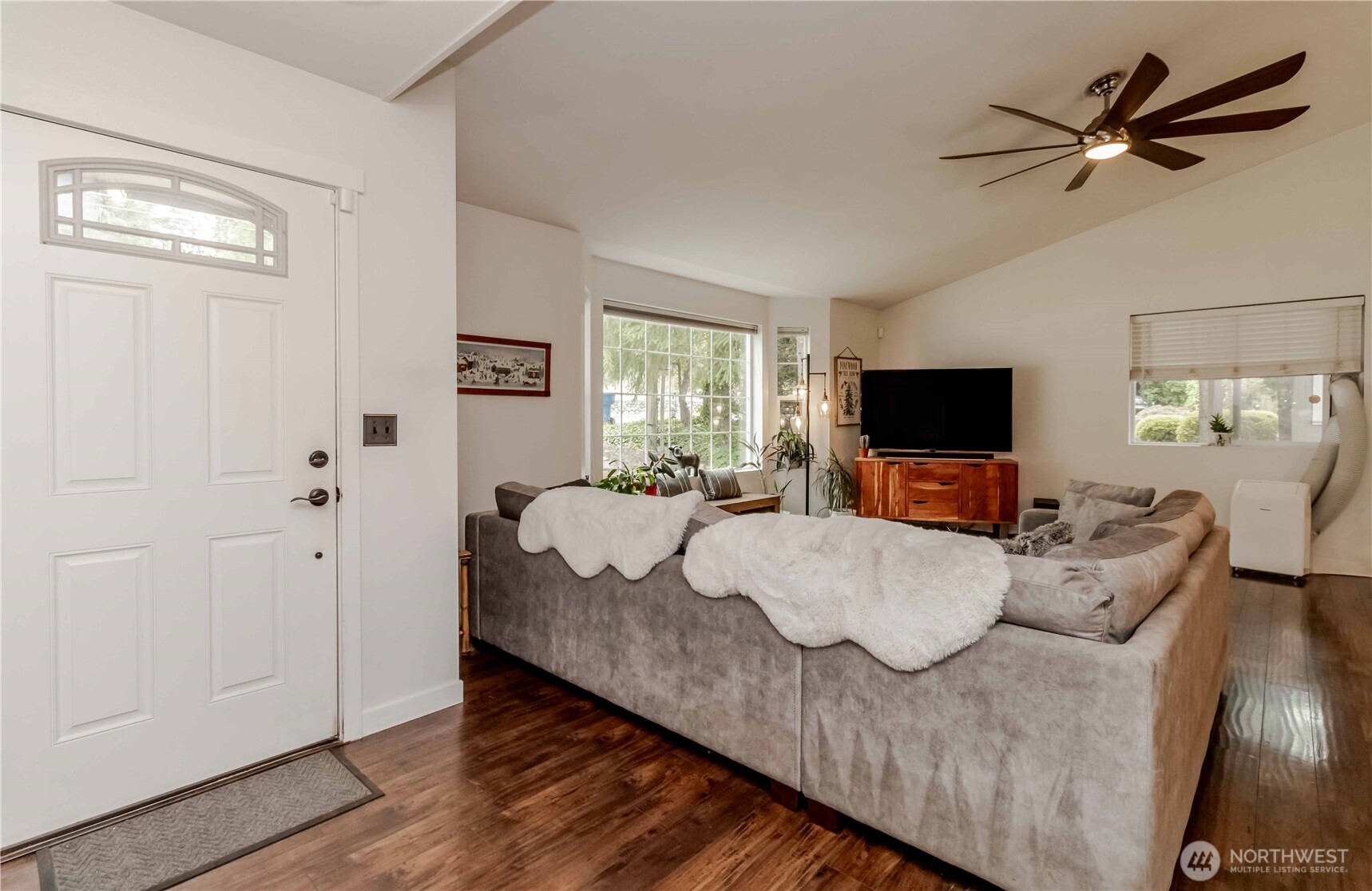 13624 142nd Avenue Property Photo 9