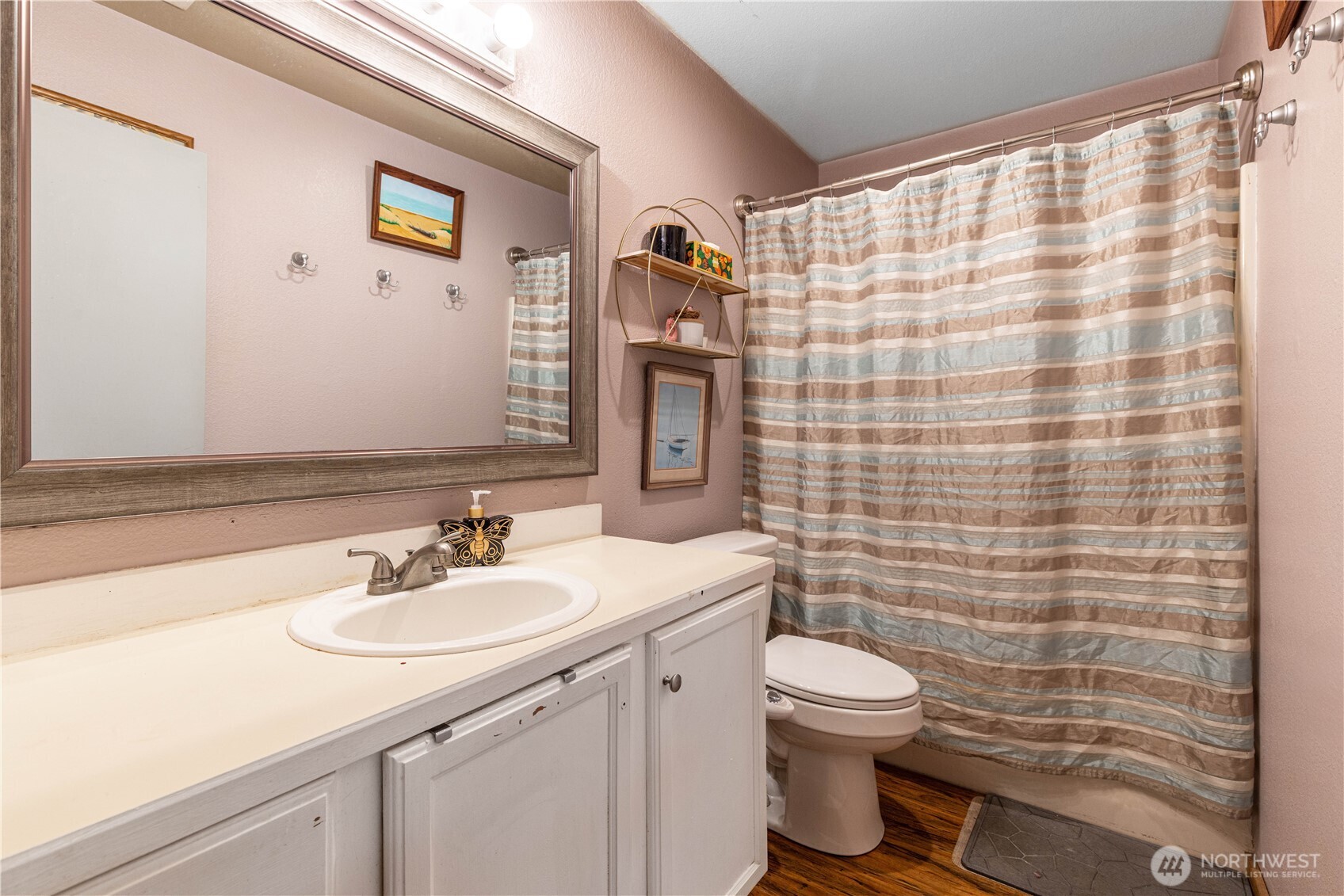100 E Mclane Drive Property Photo 8