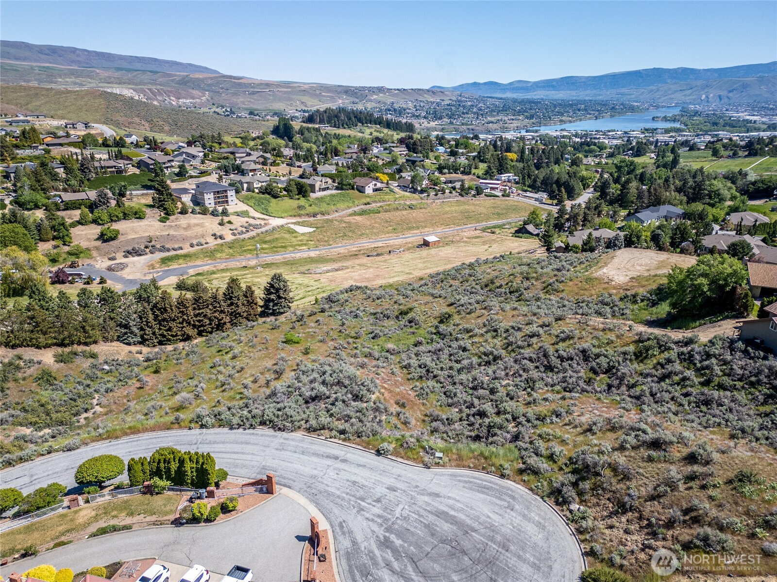 327 Mahogany Lane Property Photo 3