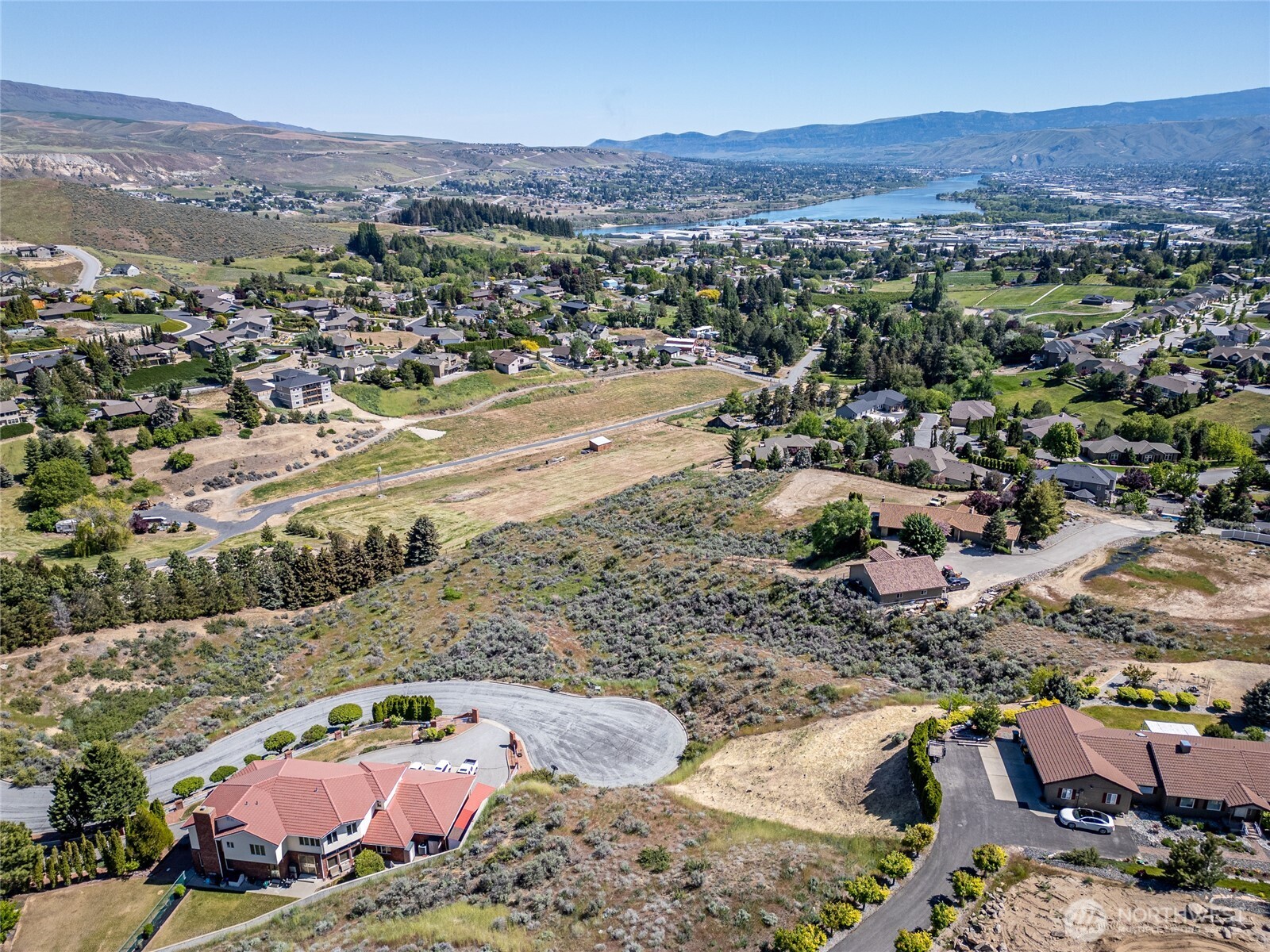 327 Mahogany Lane Property Photo 8