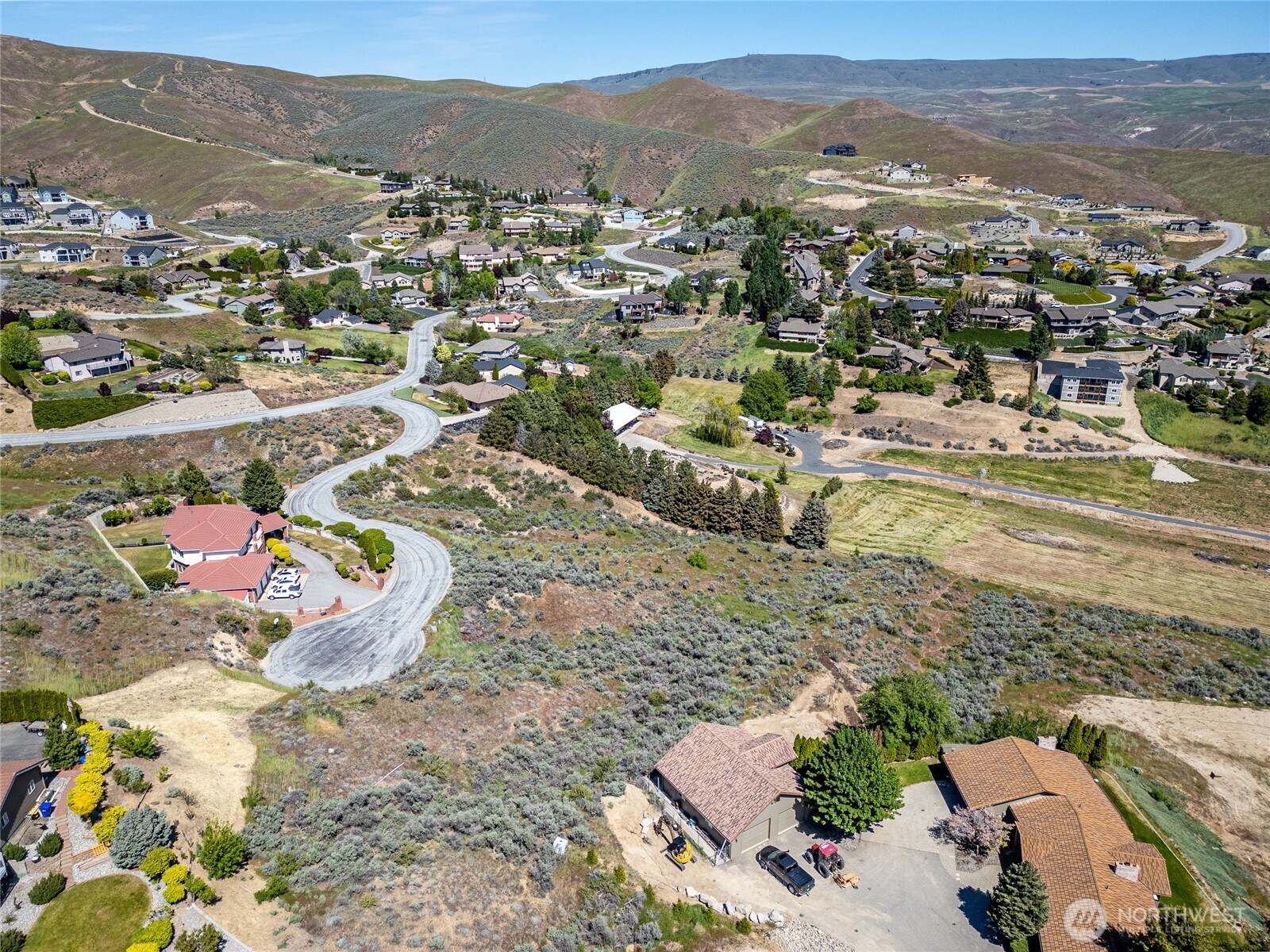 327 Mahogany Lane Property Photo 9