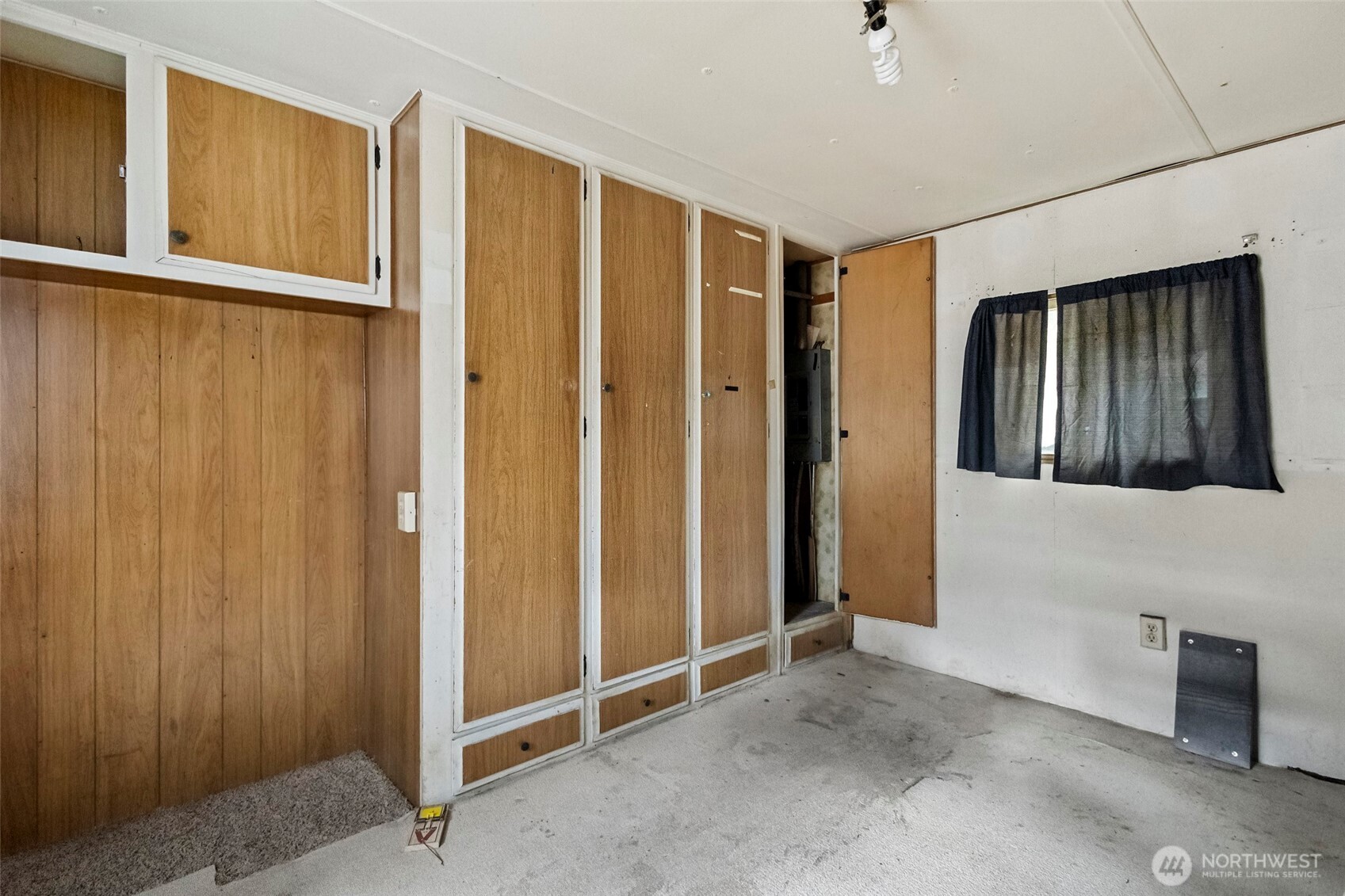 4398 Rhododendron Drive Property Photo 5