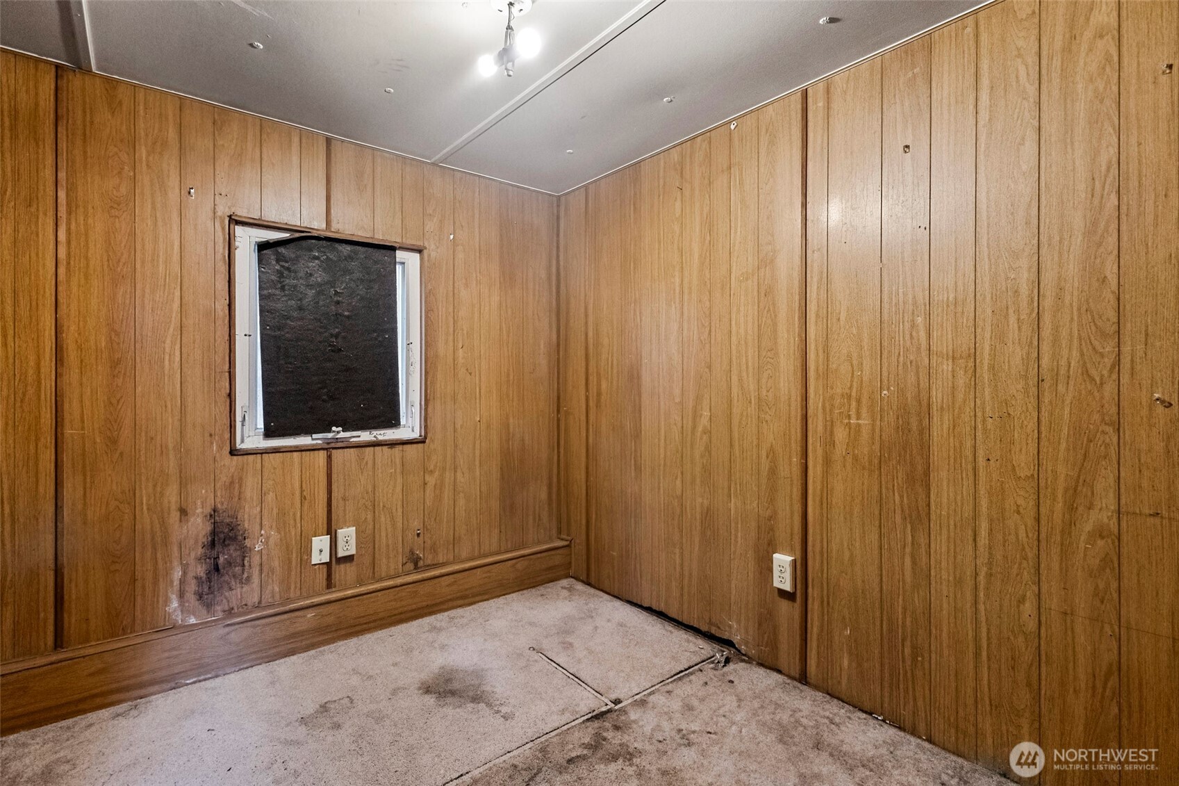 4398 Rhododendron Drive Property Photo 6