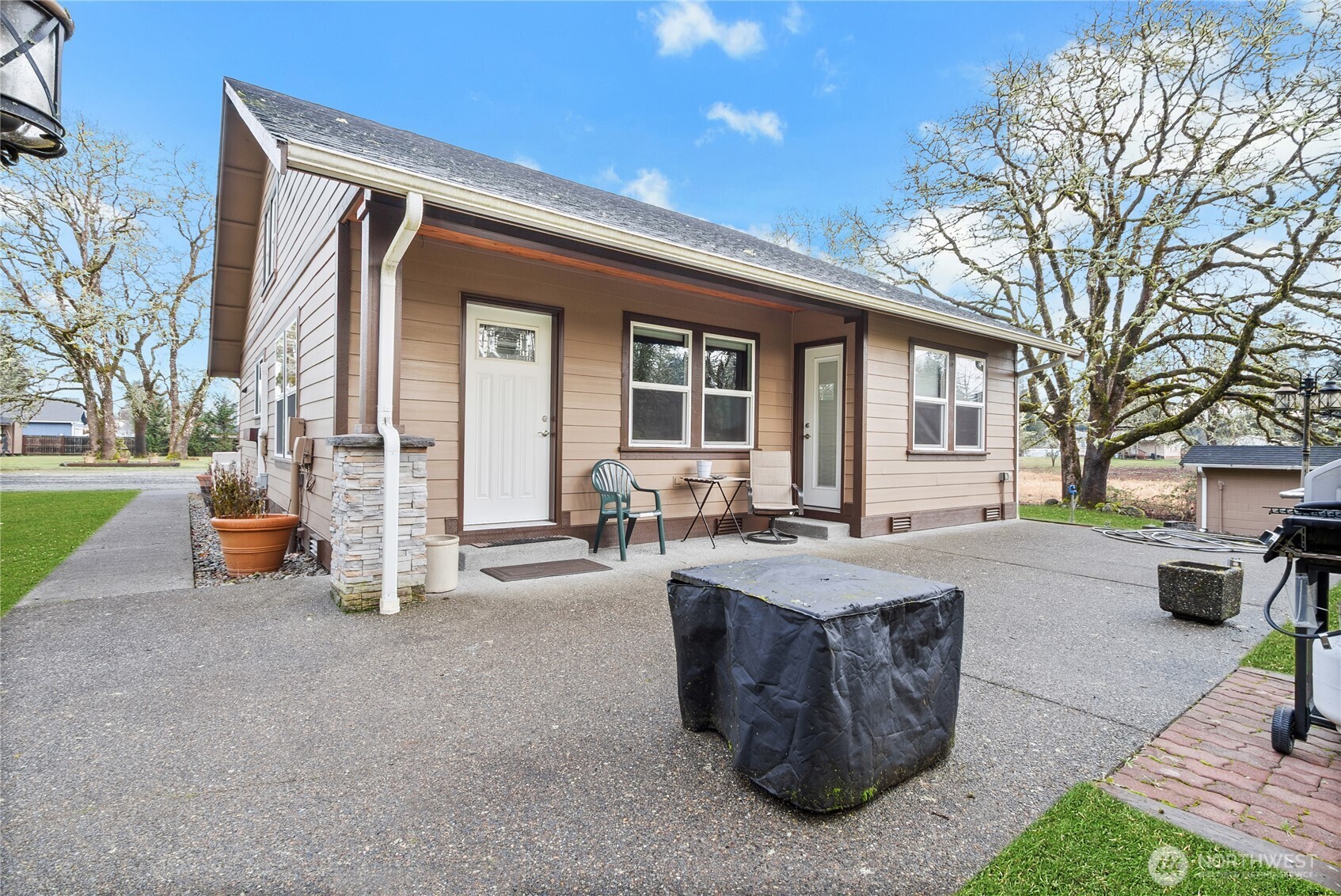 515 208th Street Property Photo 2
