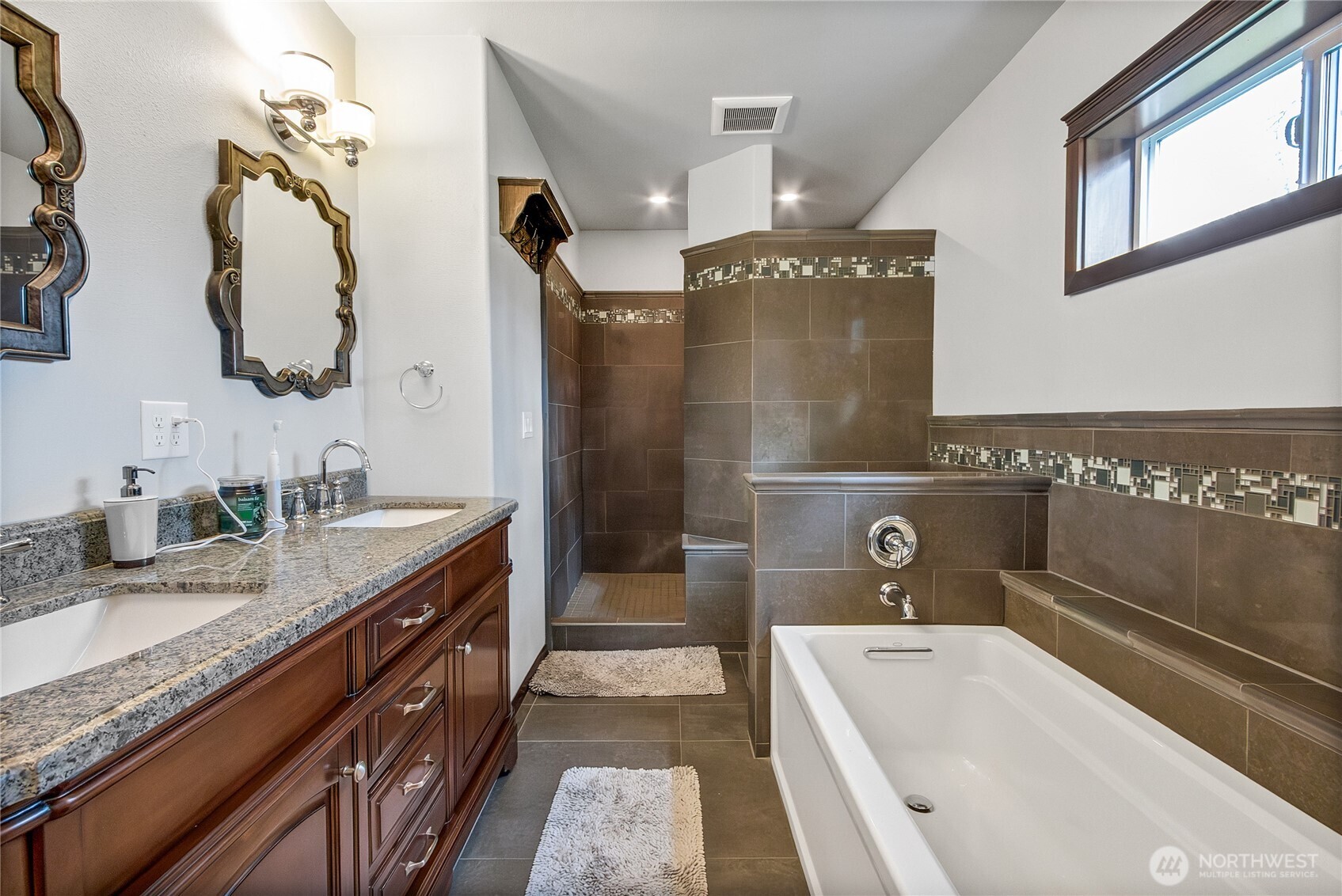 515 208th Street Property Photo 23