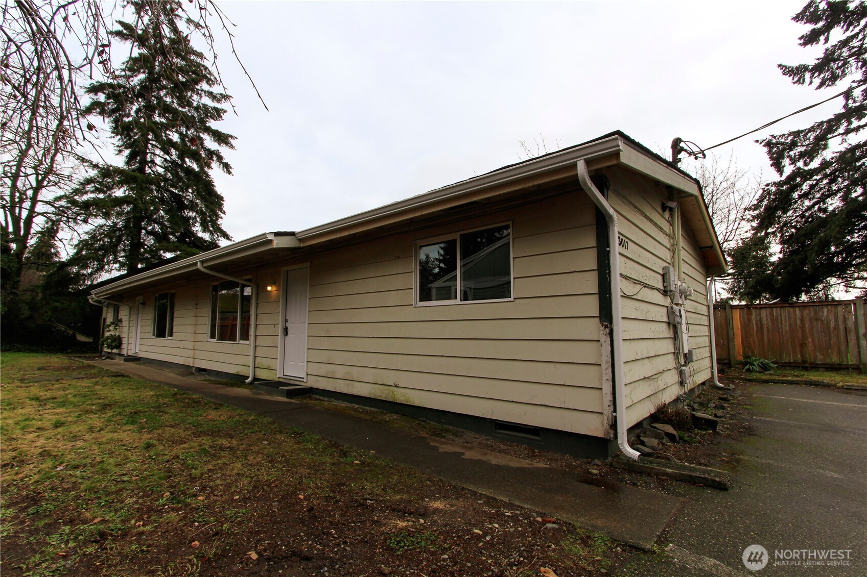 3017 S Washington Street Property Photo