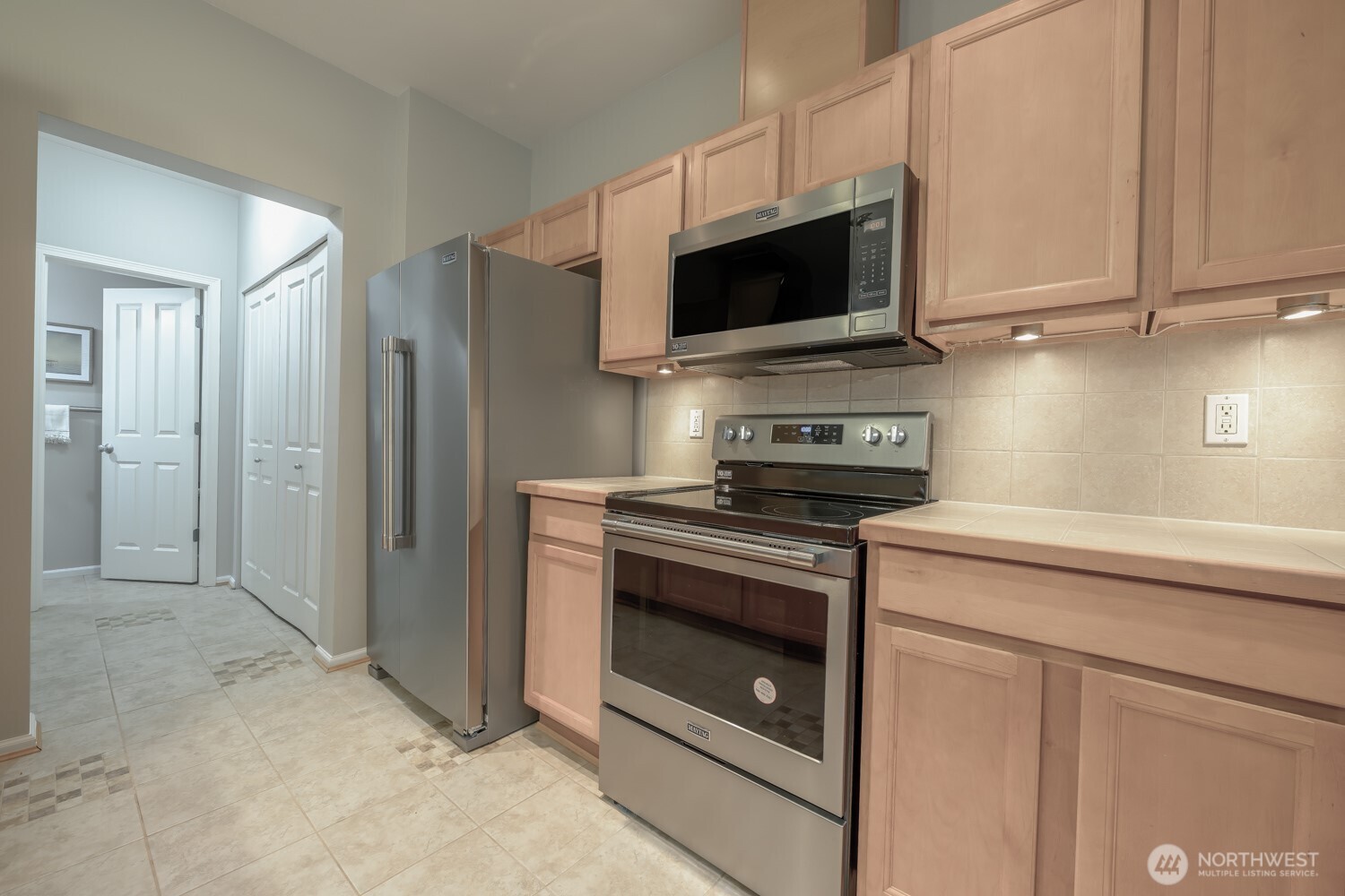 3733 S Holly Park Drive 4 Property Photo 16