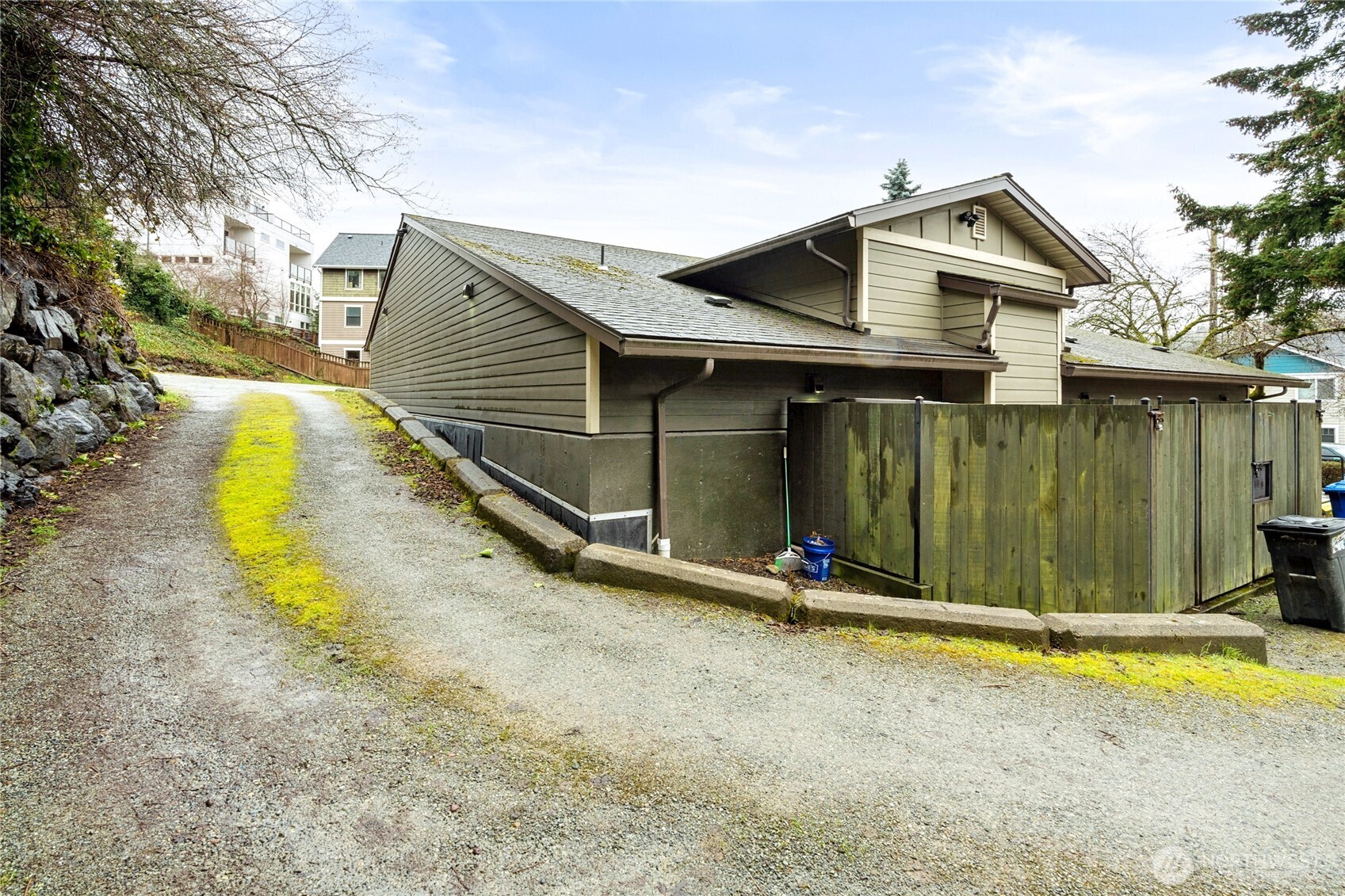 812 Davis Place Property Photo 27