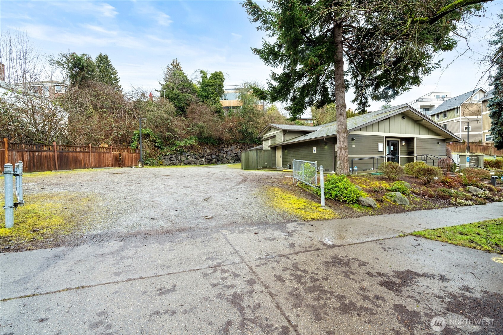 812 Davis Place Property Photo 30