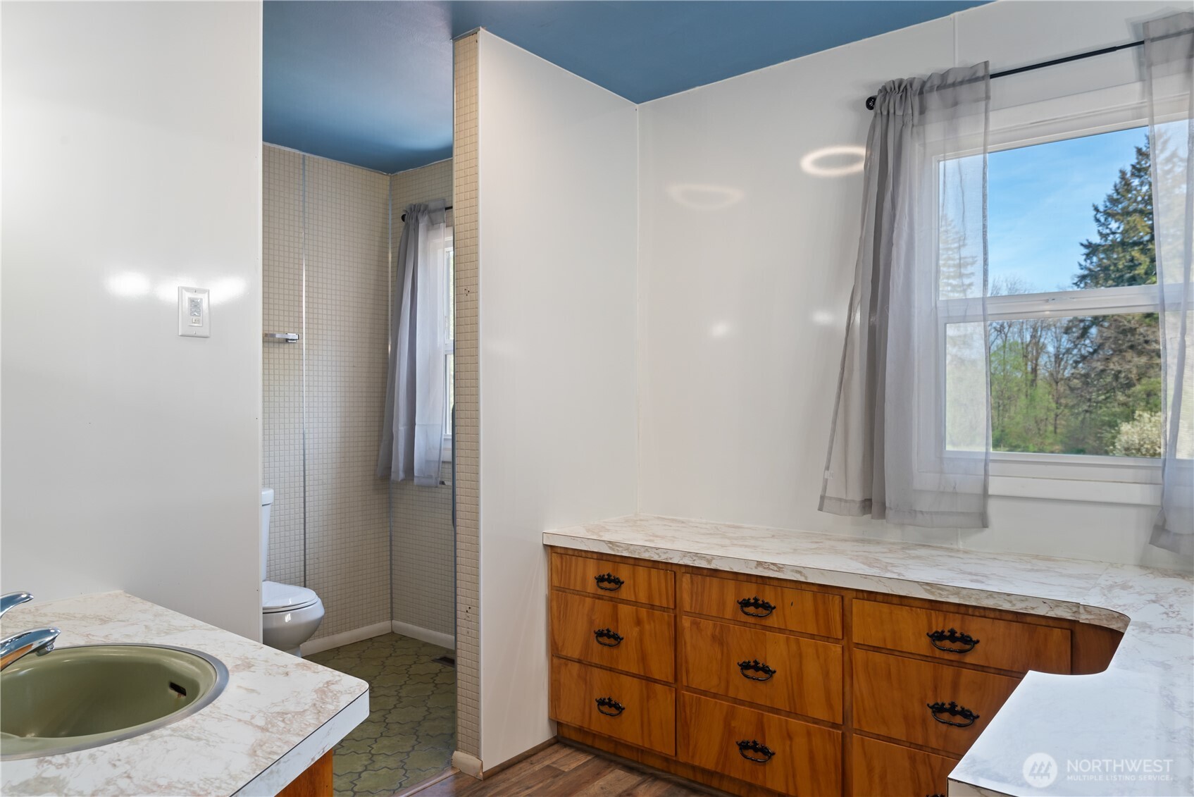 136 Morton Property Photo 10