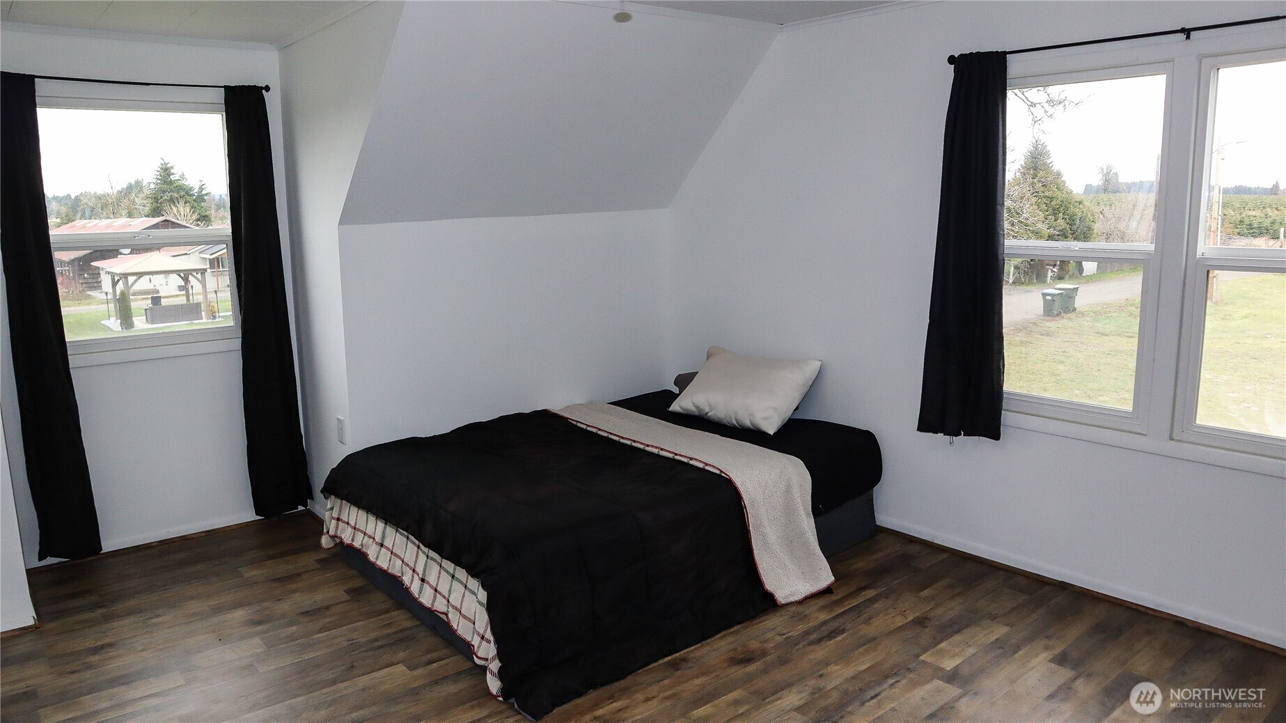 136 Morton Property Photo 16